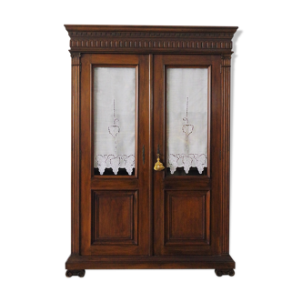 Armoire en noyer avec vitrine années 1920