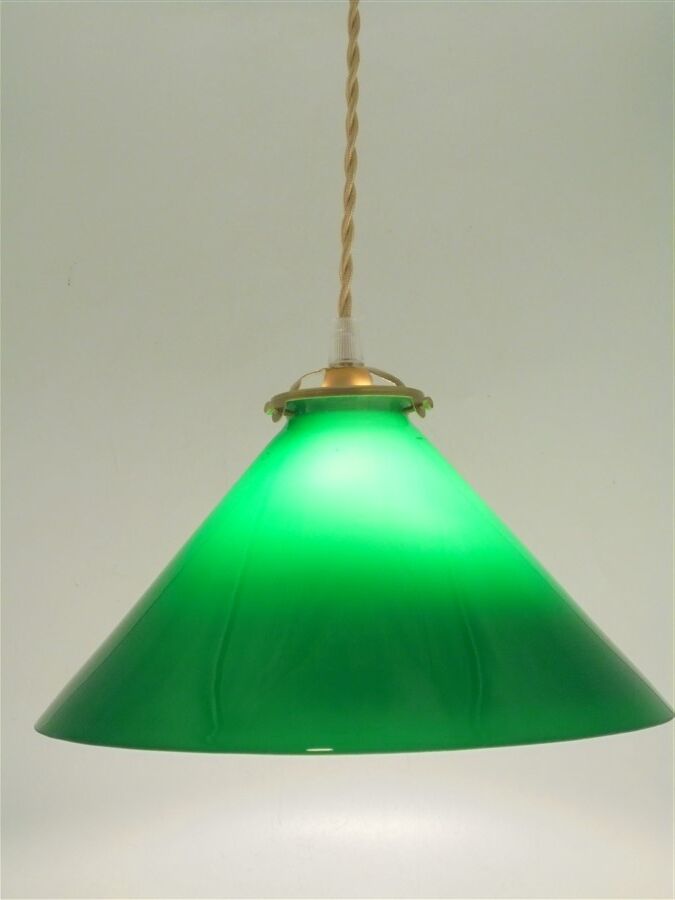 Suspension conique en opaline verte