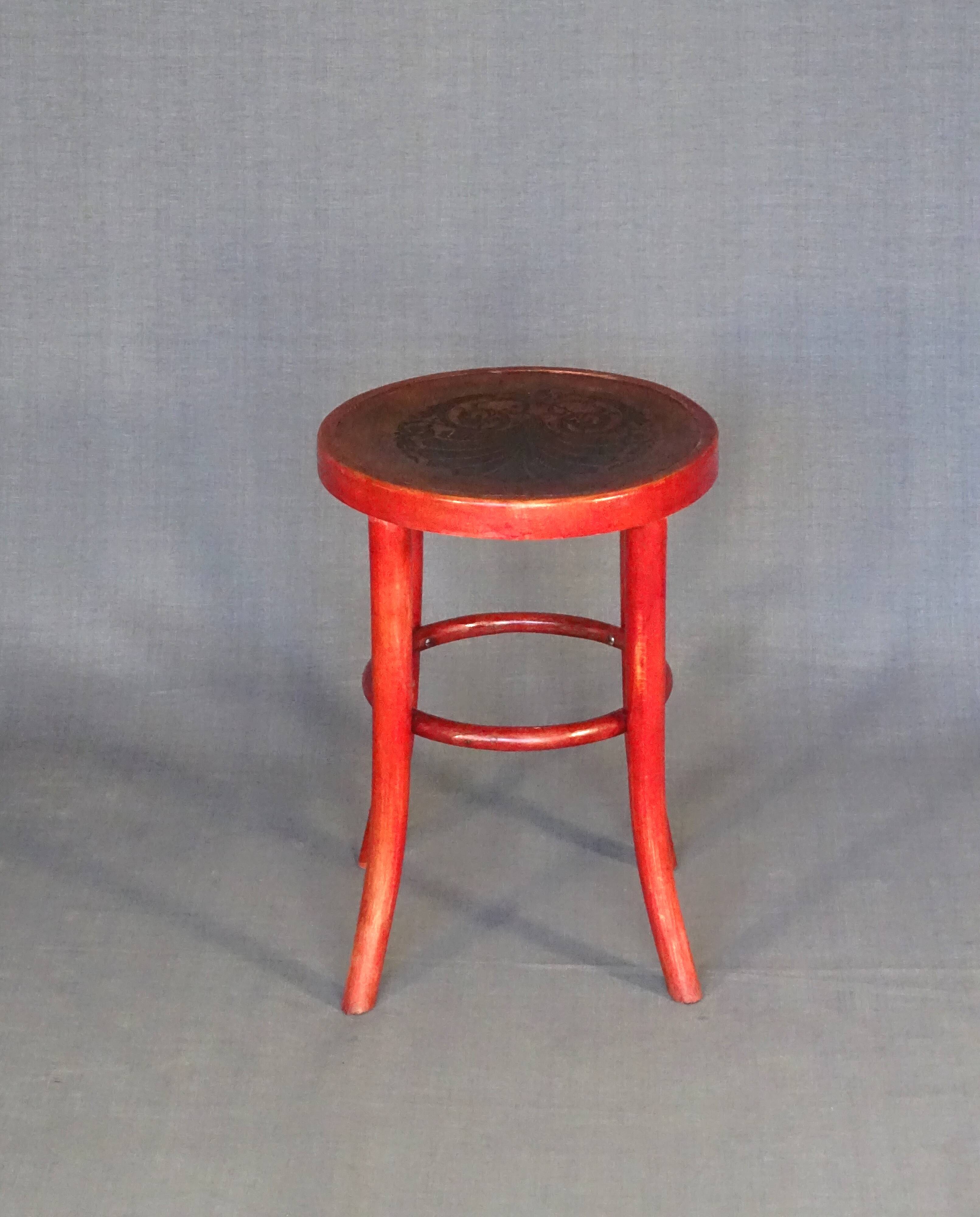 Bistro stool, circa 1930, shell seat, no Baumann, no Thonet.