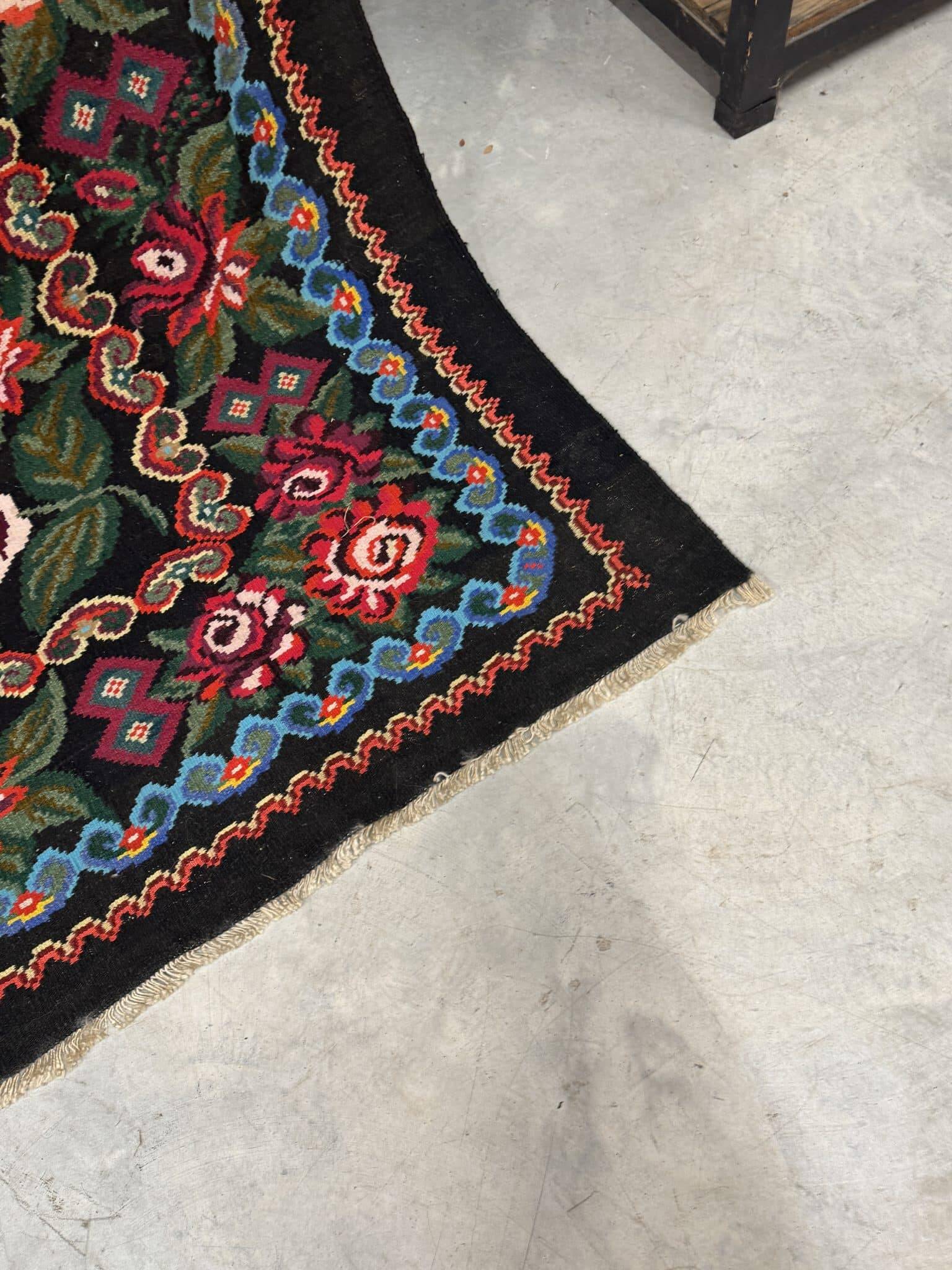 Moldovan handwoven kilim rug 240 x 220 cm