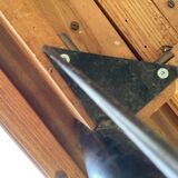 Table with undue extensions