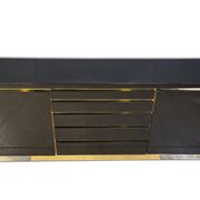 Buffet en laiton et laque par Jean Claude Mahey, années 1970.