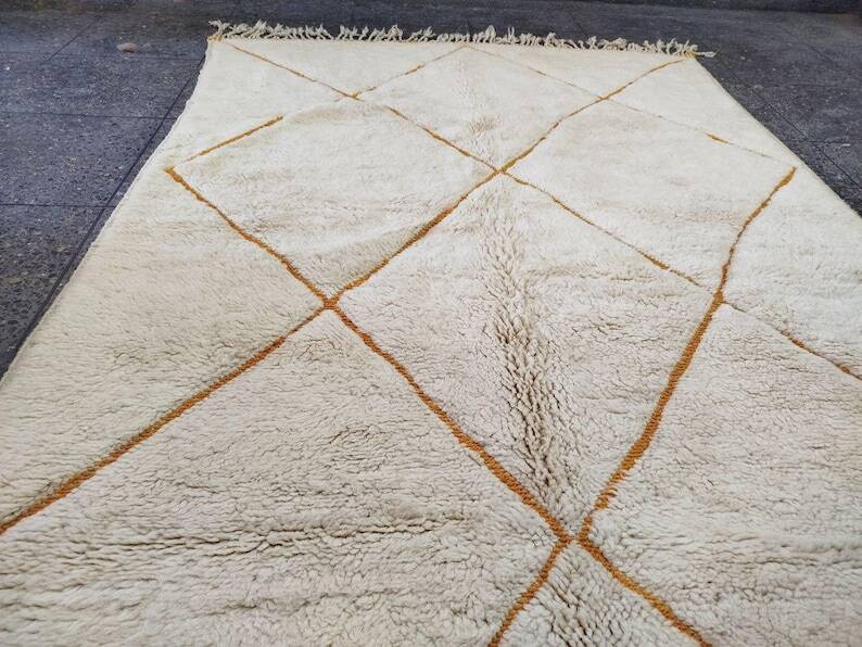 Handmade wool rug, size 150 x 250 cm