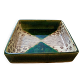 plat carré en céramique japonaise artisanale.
