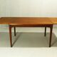 Table à manger en teck par Henning Kjaernulf, Danemark, années 1960.