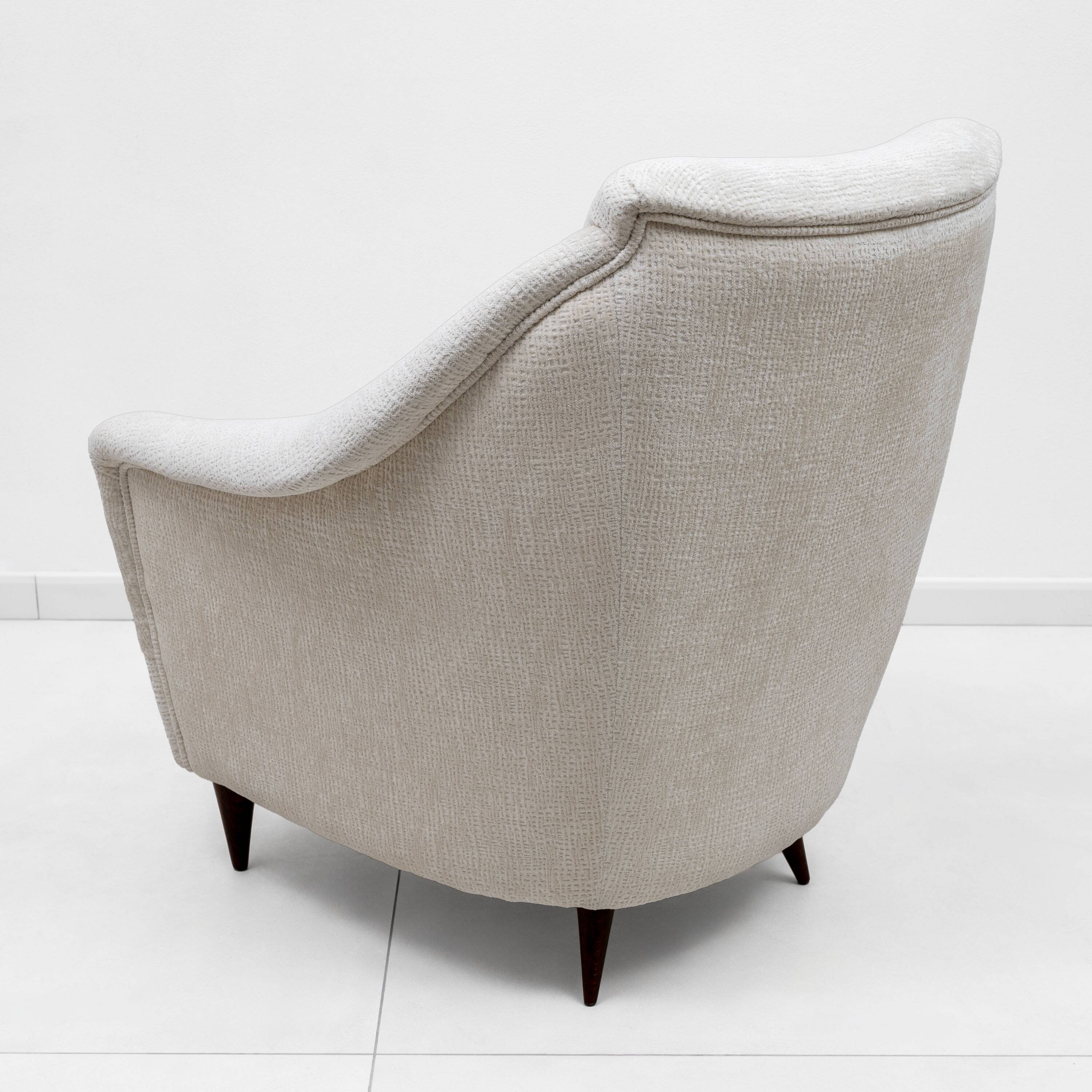 Pair of Ico Parisi MidCentury Modern Italian Armchairs for Ariberto Colombo