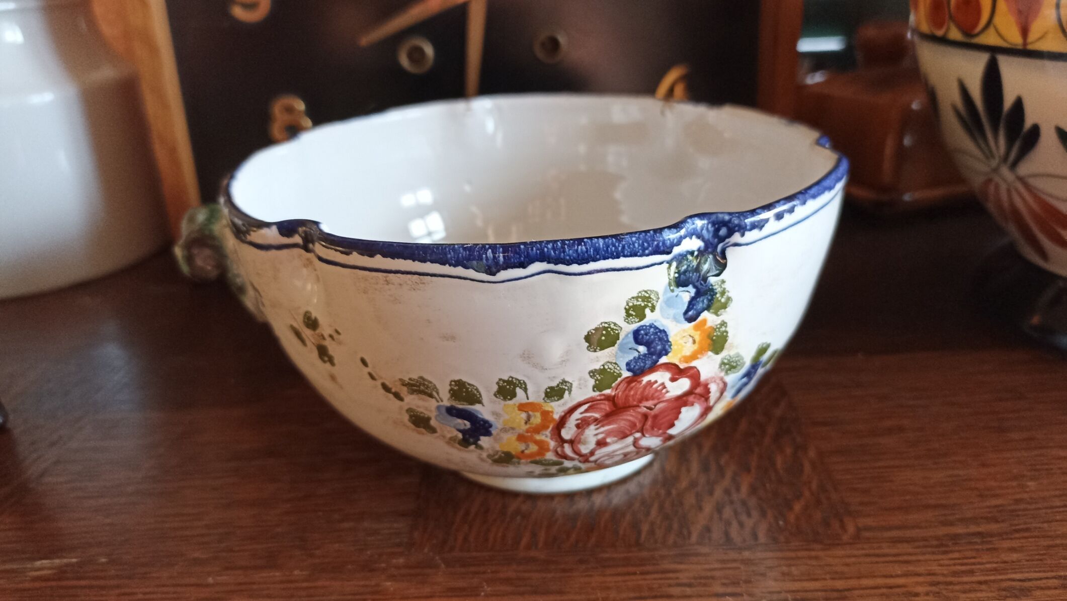 Italian ceramic bowl / pot cover