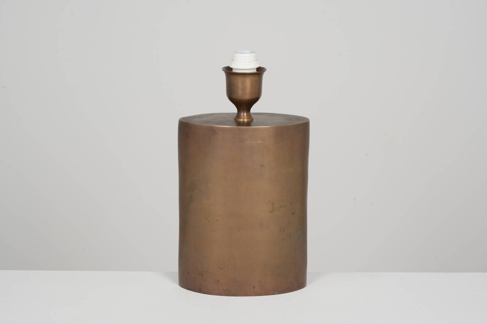 Lampe patinée en bronze et acier doré circa 1990