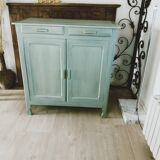 Green Parisian buffet