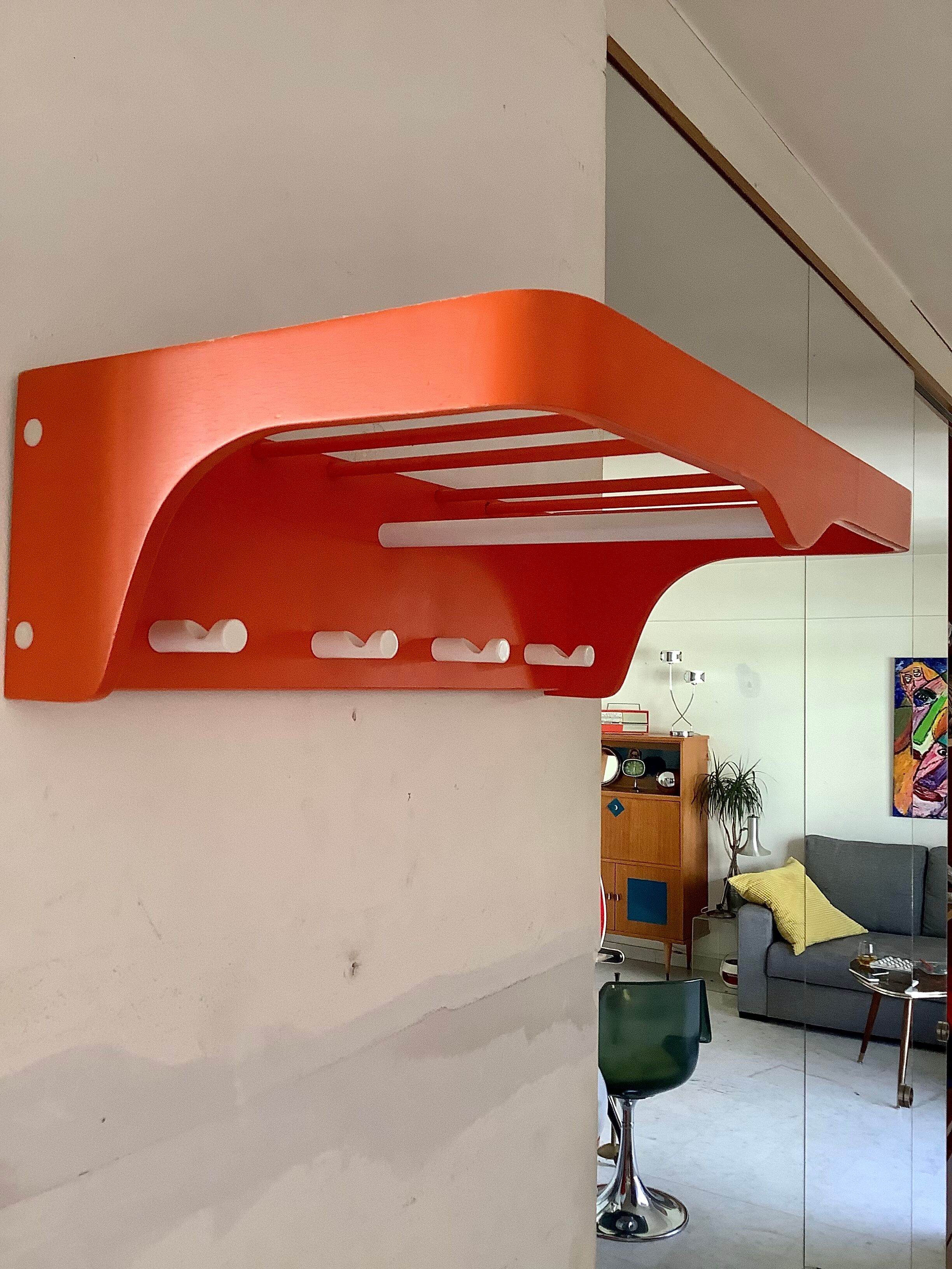 Wall coat rack with its Tablet Space Age year 70 orange Shonbuch