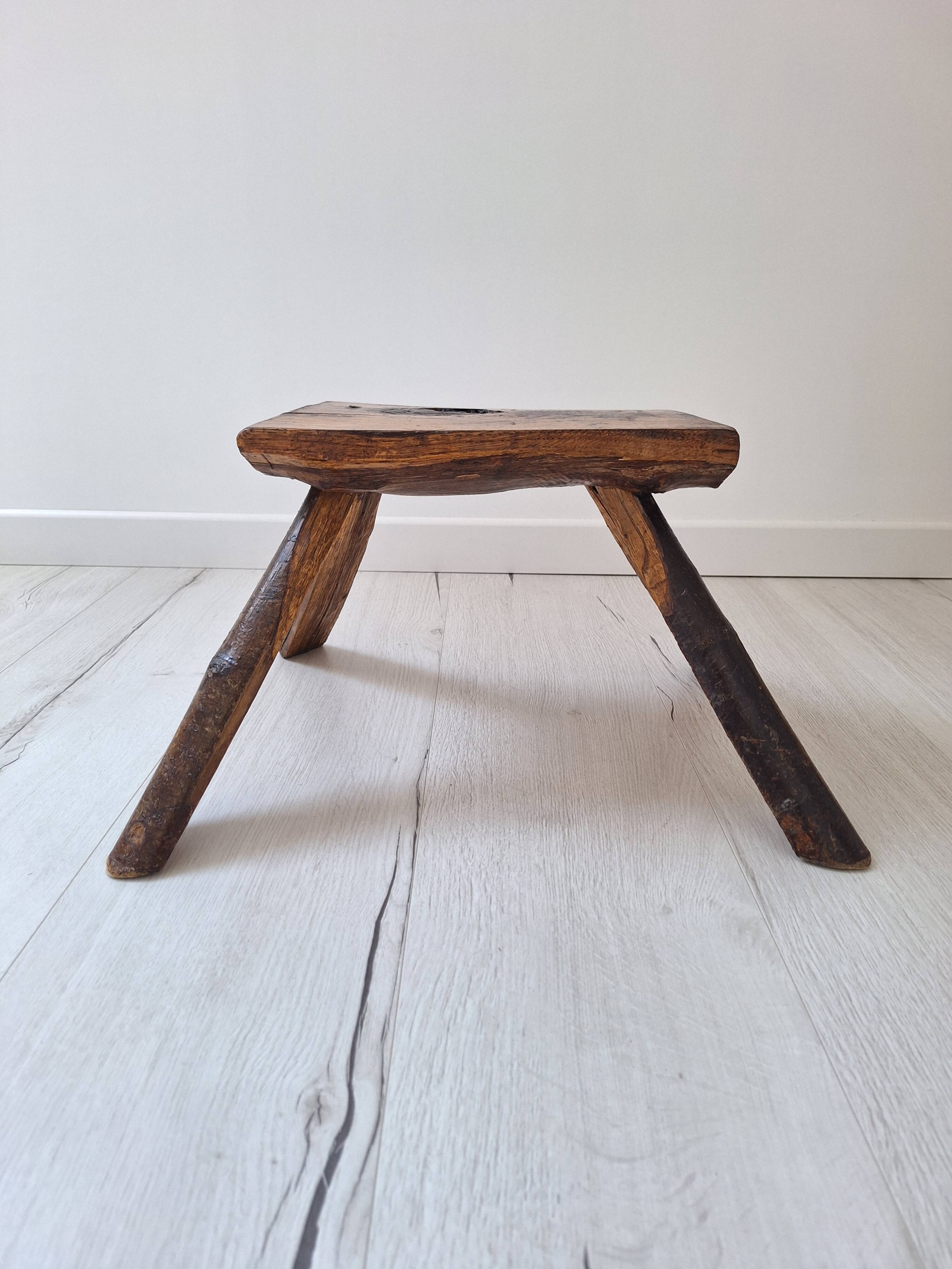 Tabouret de traite brutaliste