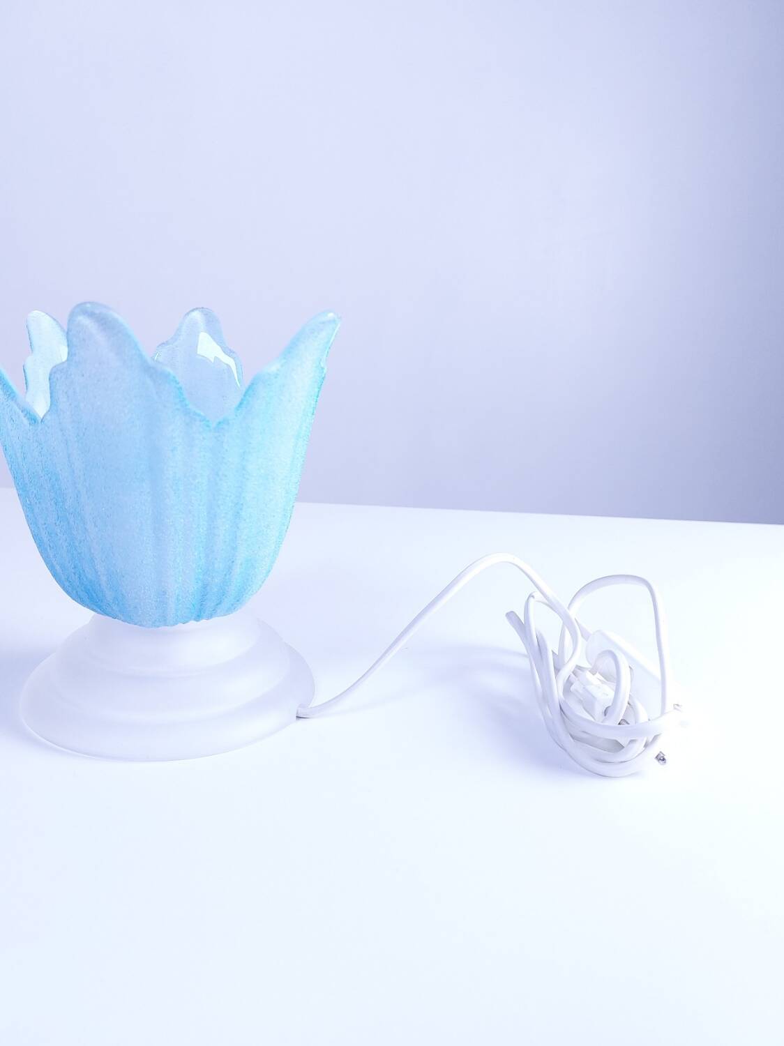 Vintage glass flower lamp