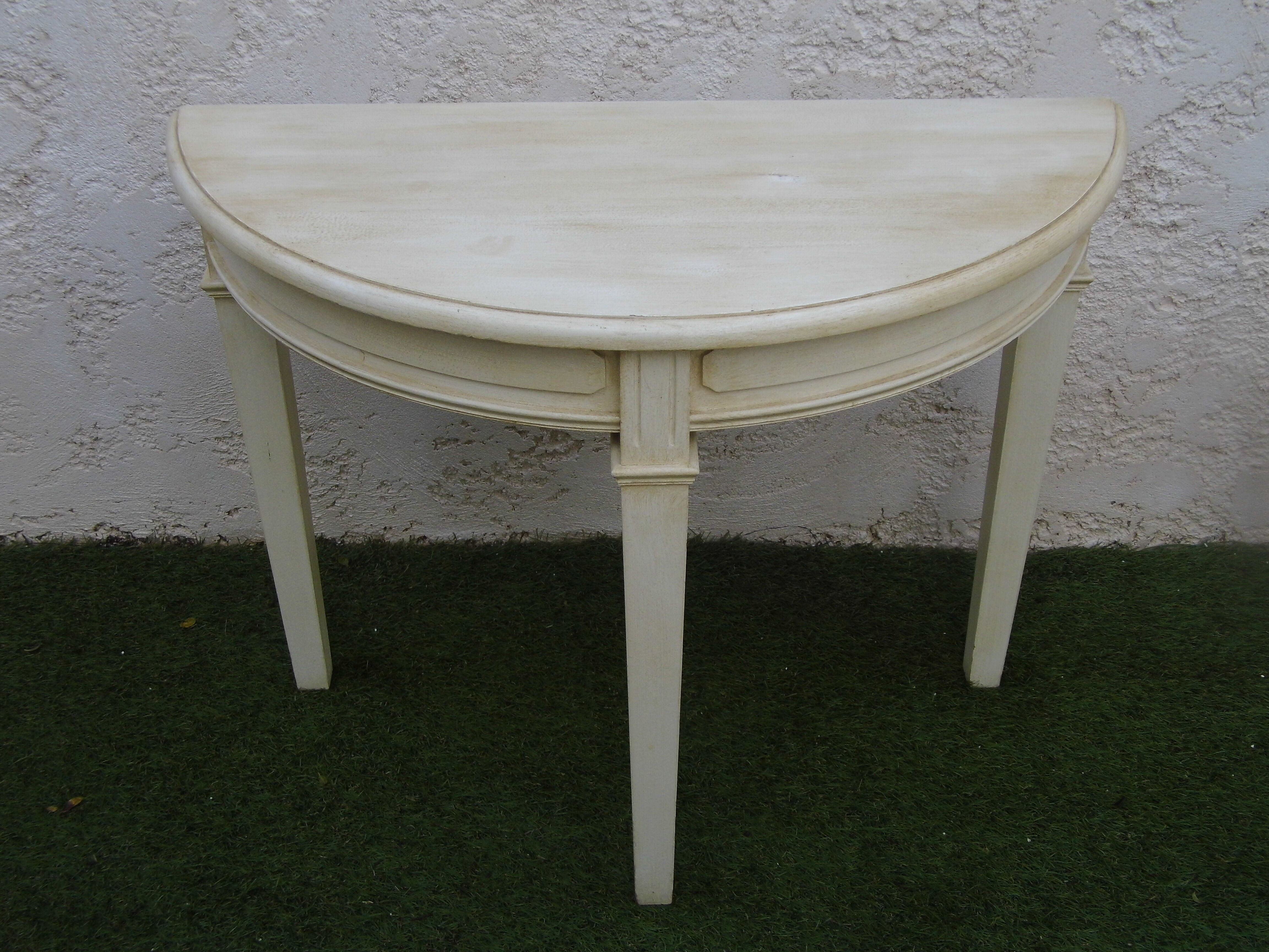 HALF-MOON CONSOLE TRIPOD SOLID PAINTED WOOD TRIPOD EXCELLENT CONDITION