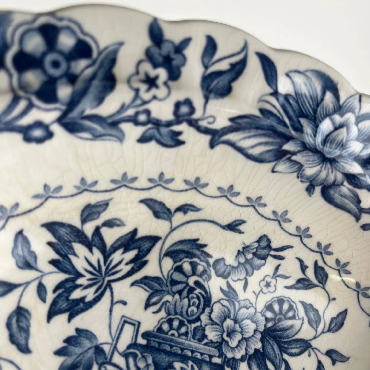 Small oval dish Ridgway model "Pagoda", Staffordshire, England, 1980.
