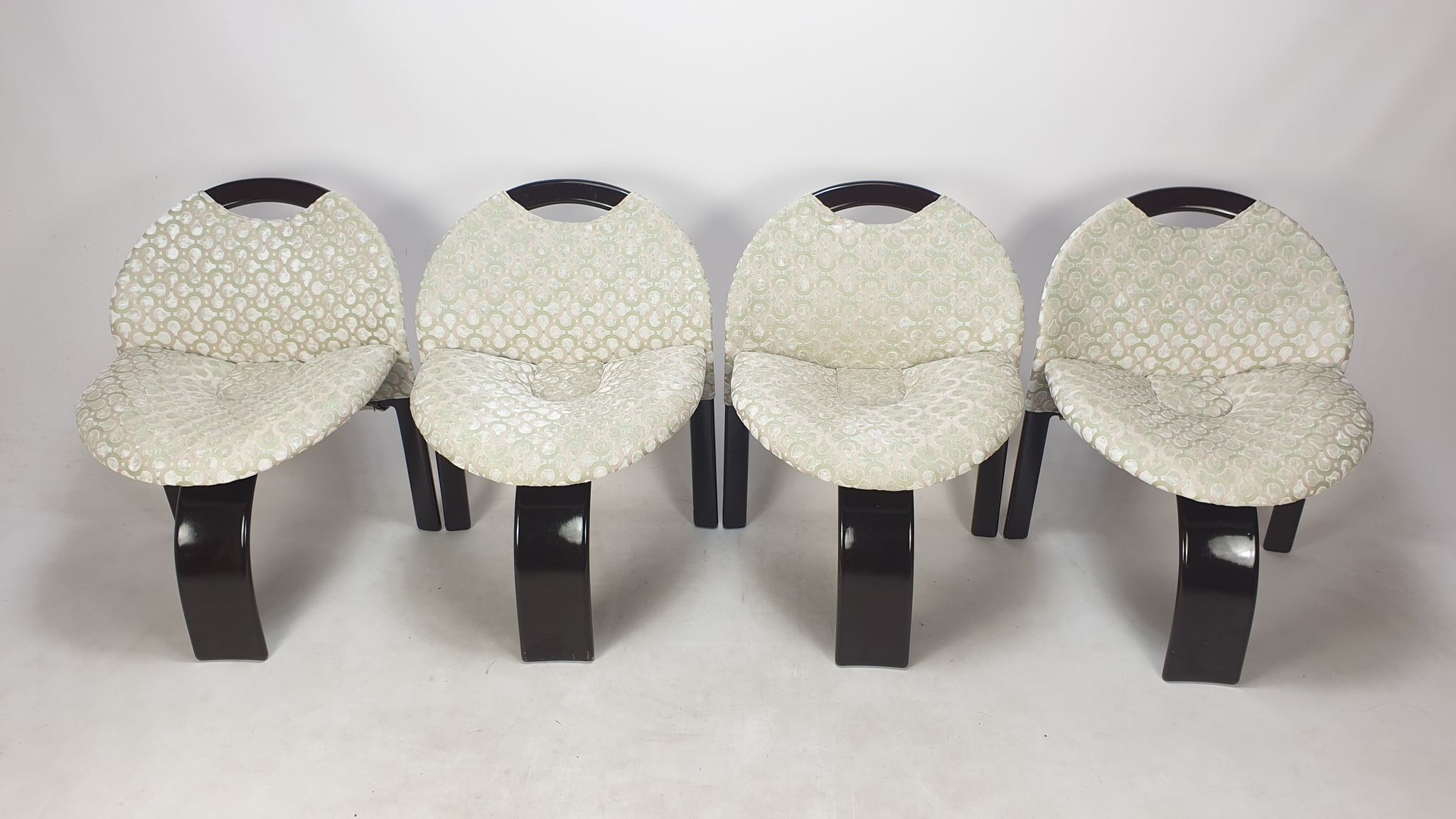Ensemble de 4 chaises Giovanni Offredi Sail par Saporiti Italie 1973