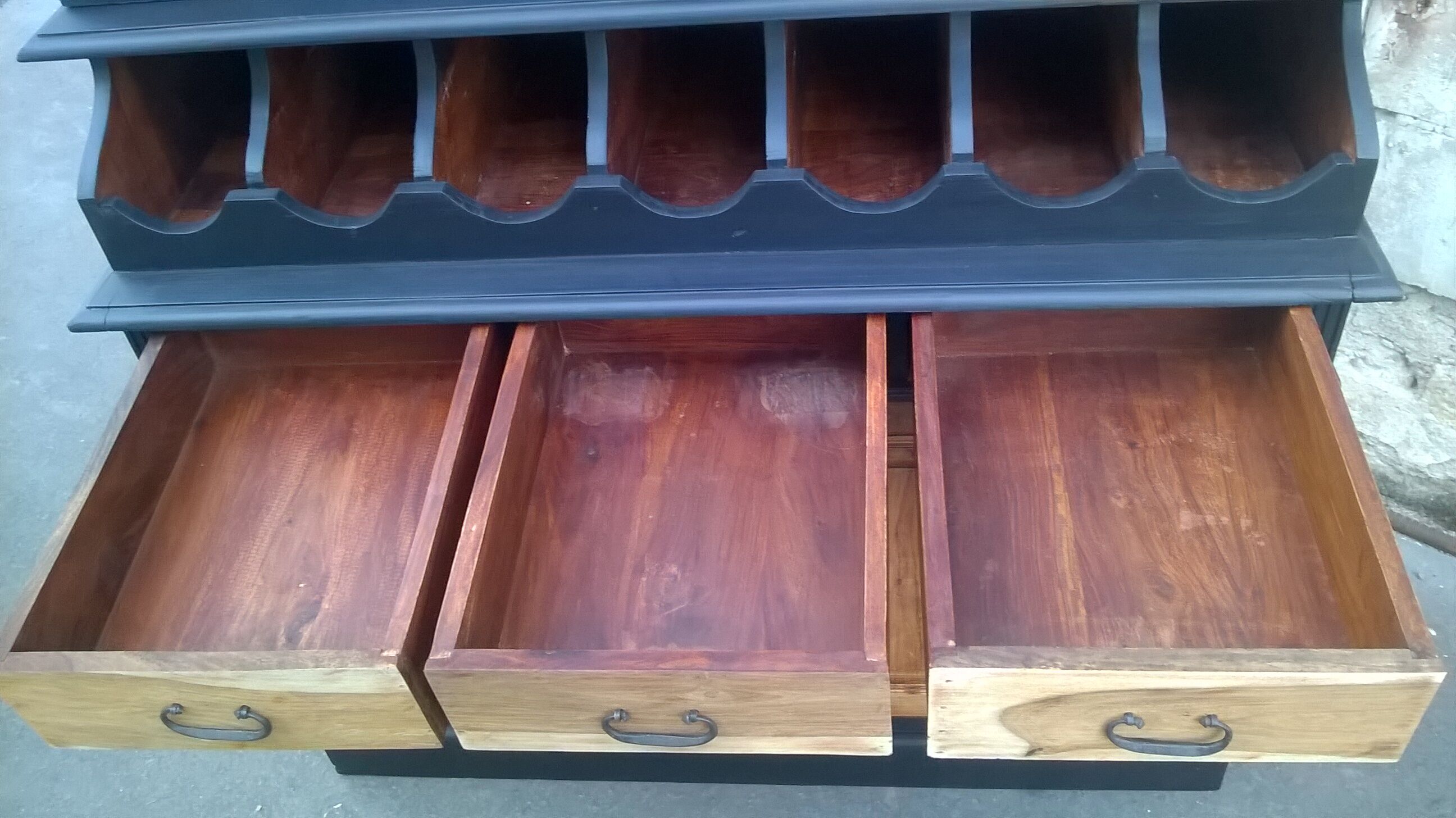 Vaisselier raw black