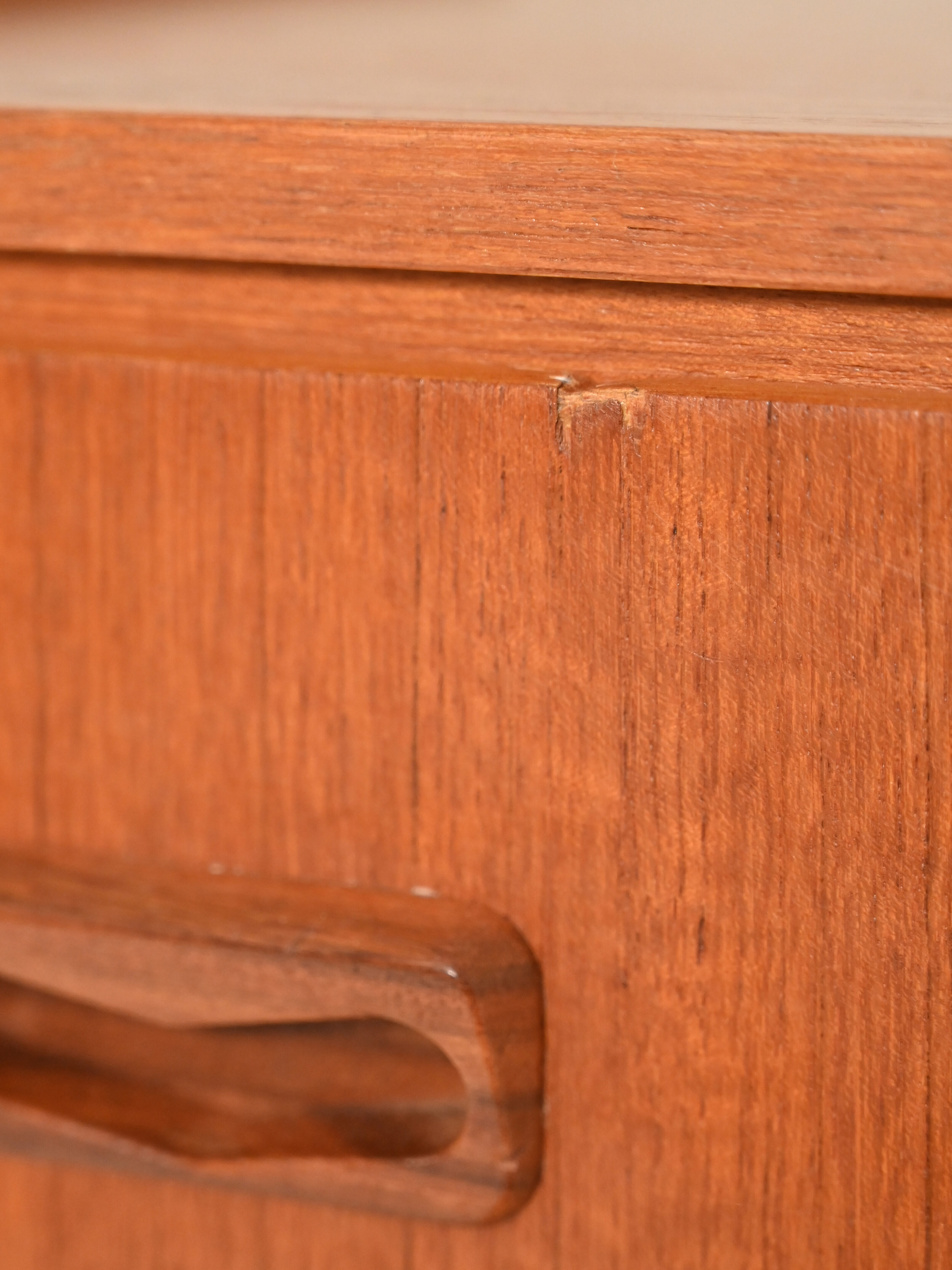 Vintage chest of drawers