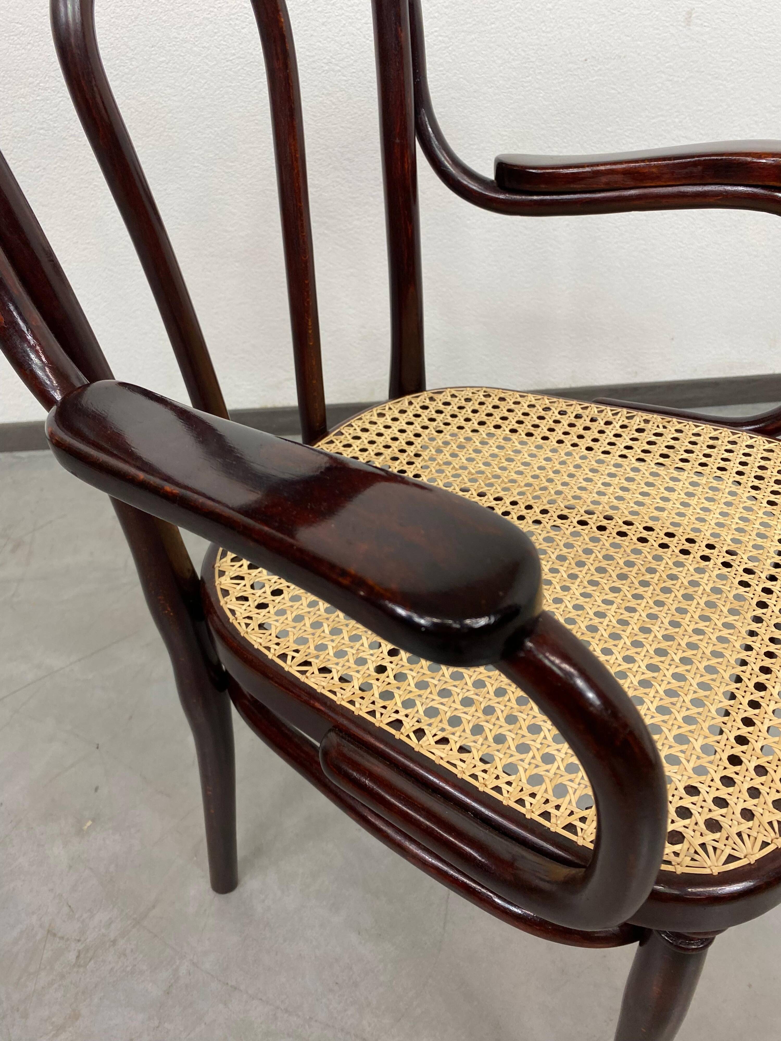 Chaise de bureau Thonet avec assise en rotin