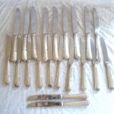 Menagere de 12 couteaux a dessert/9couteaux de table met.argente modele violon