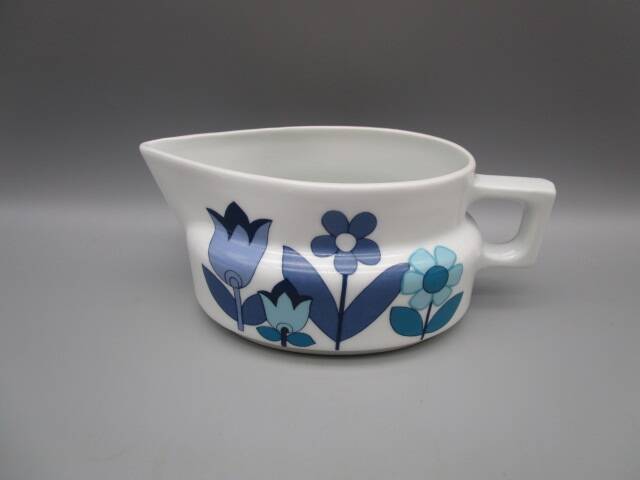 Vintage Berry porcelain sauce boat