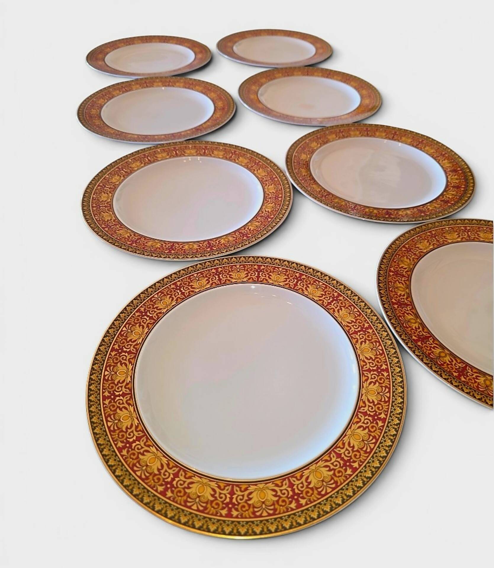 Suite de 8 assiettes "Medusa Red" – Rosenthal meets Versace​