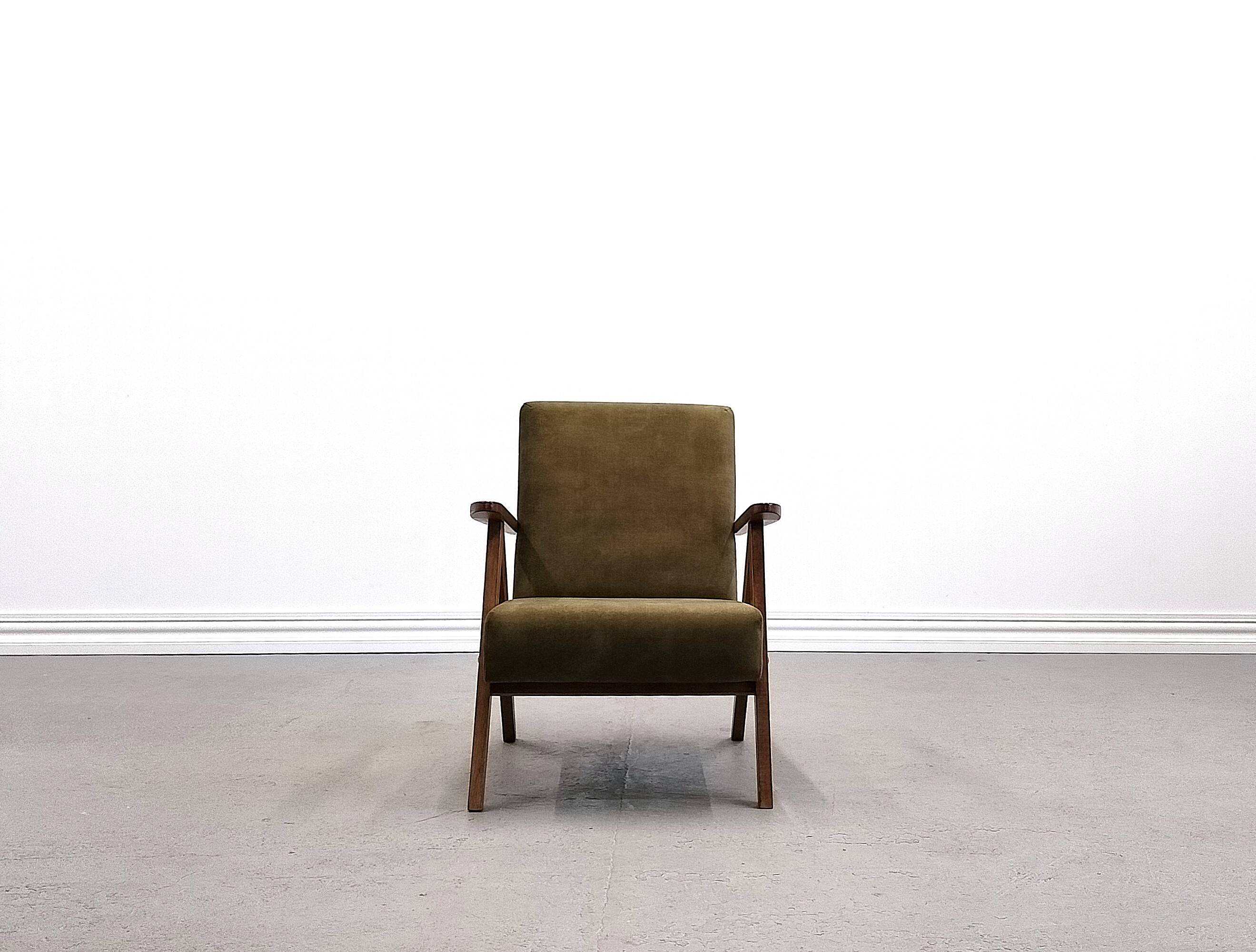 Mid Century Easy Chair Model B - 310 Var in Forest Green Velvet