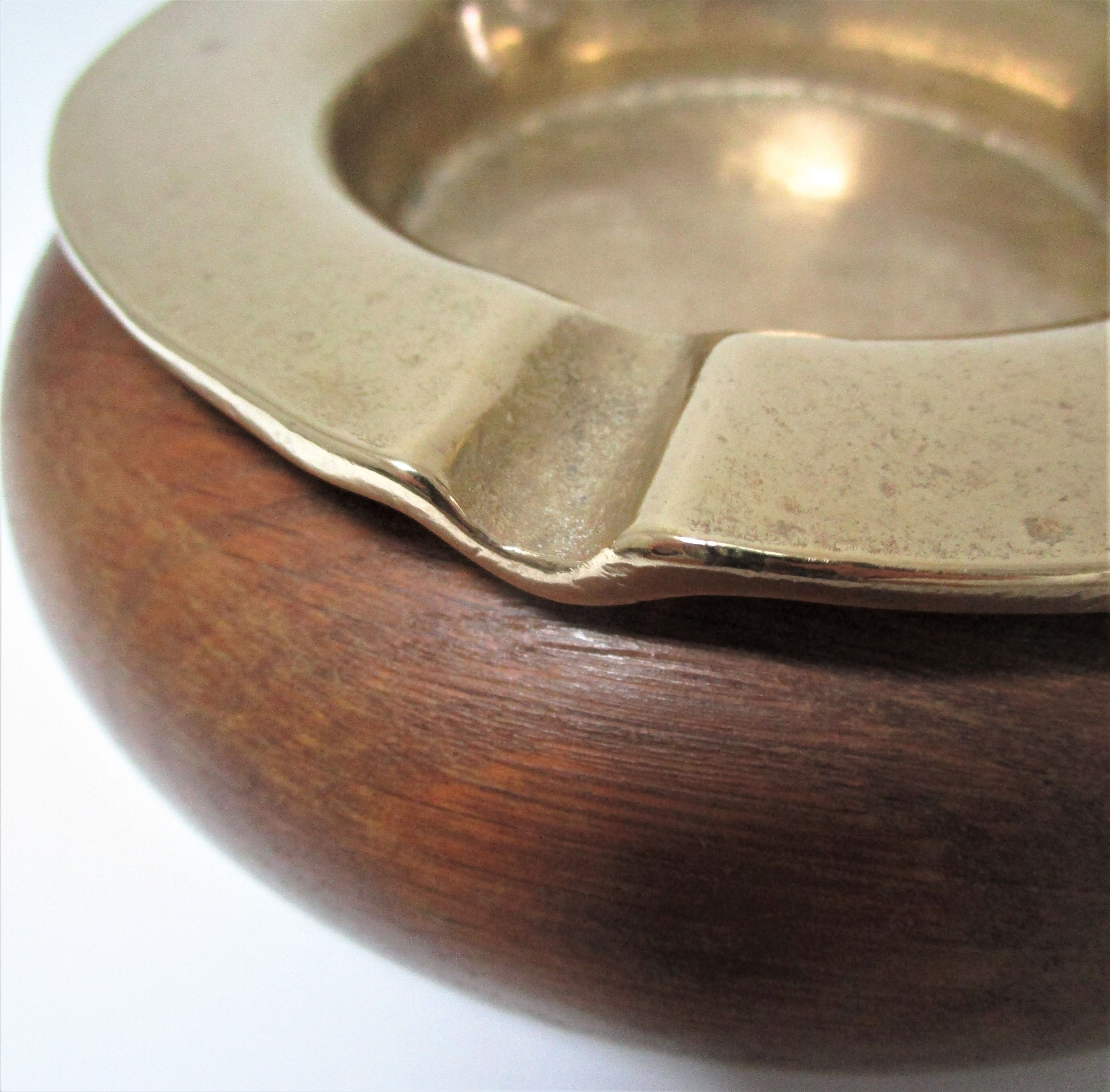 Ashtray round wood and brass solid vintage design