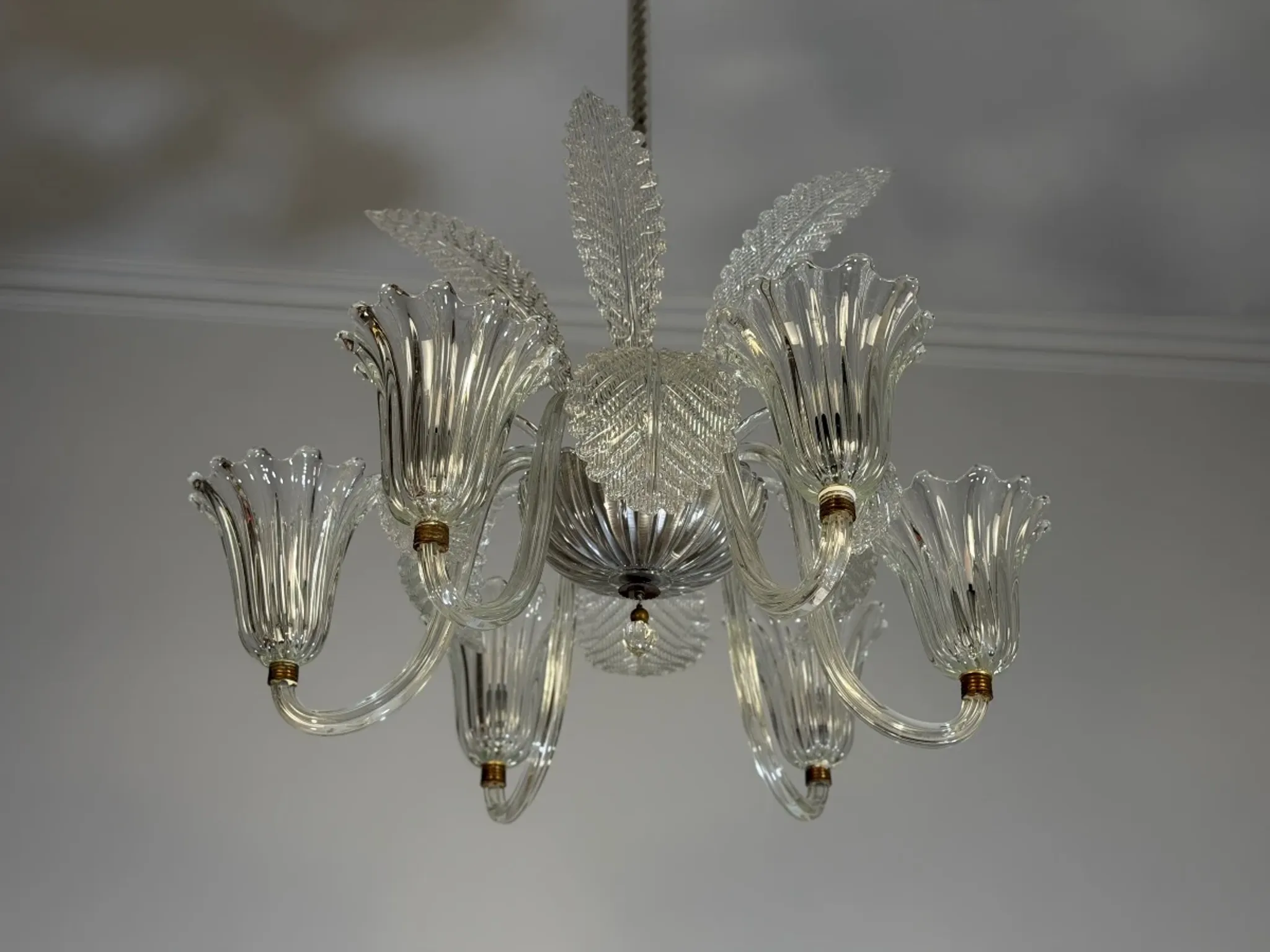 Venetian Art Deco chandelier made of Murano glass, circa 1930.