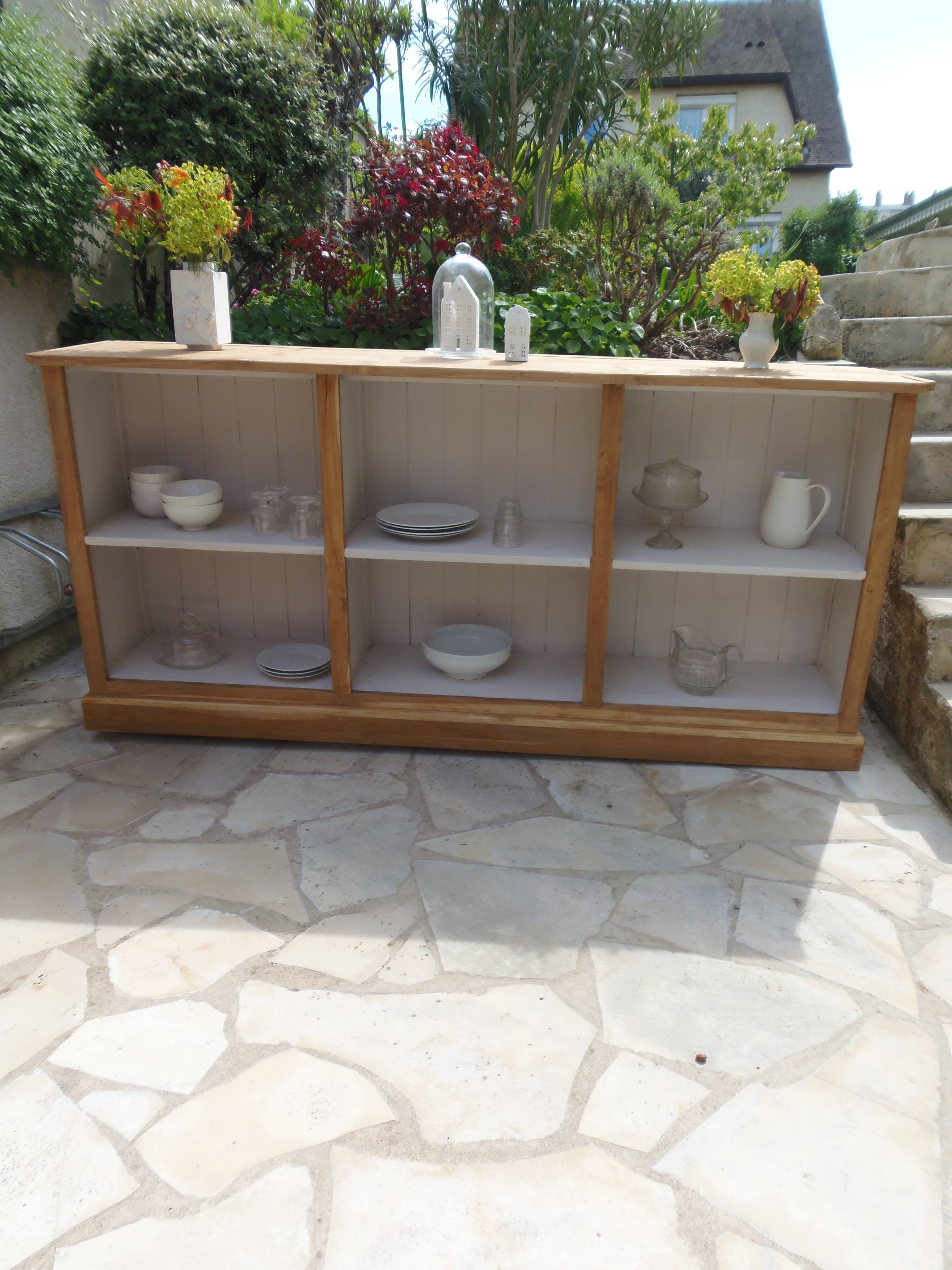 Raw wood craft furniture, pearl gray interior.