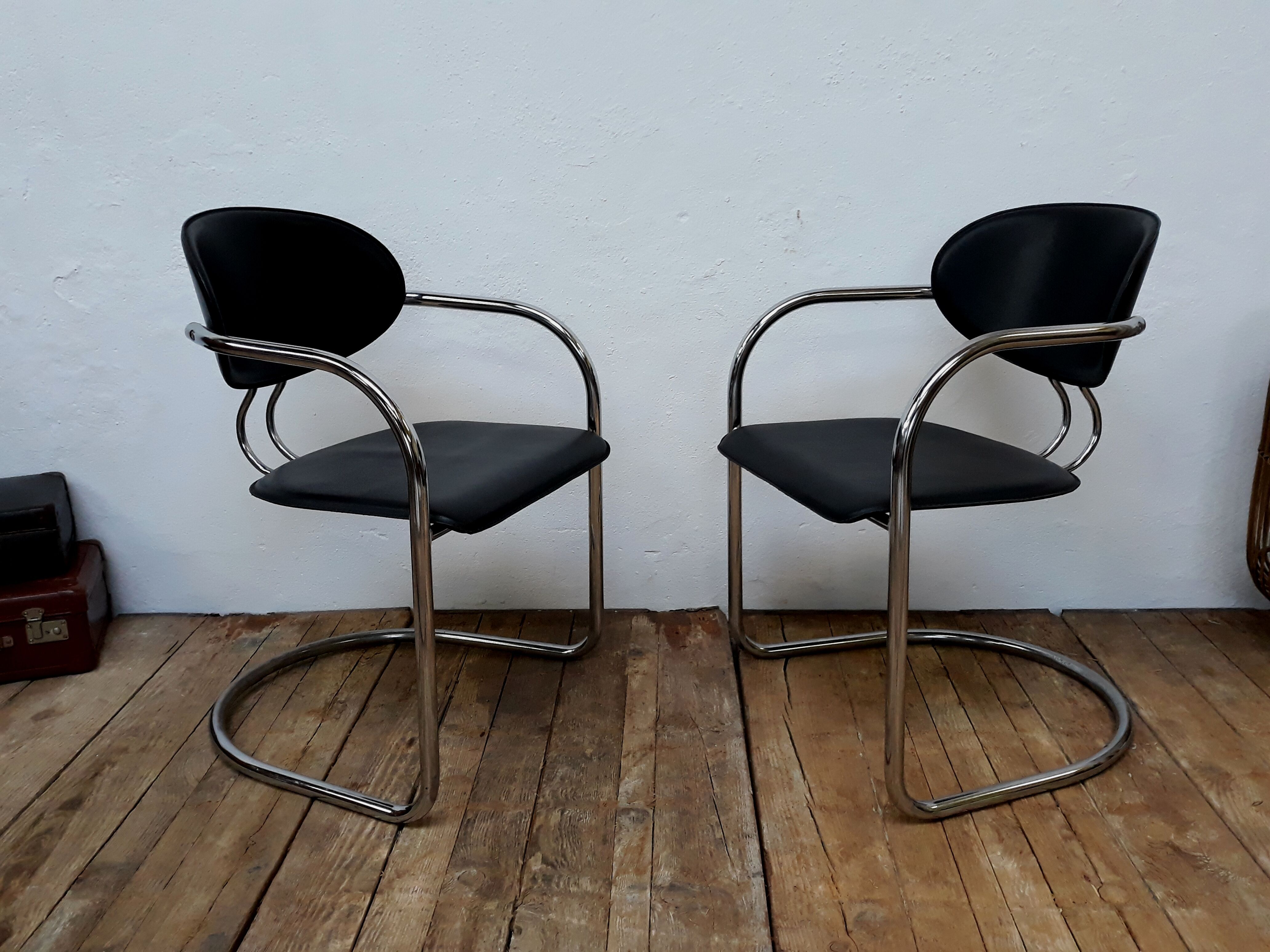 2 armchairs vintage chromed metal and Italian design leather