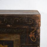 Antique painted wooden chest – Polychrome Chinese dowry chest – circa 1880–1920