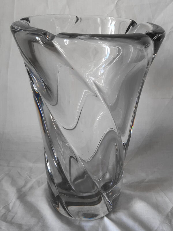 Vase Daum en cristal moulé ,années 60