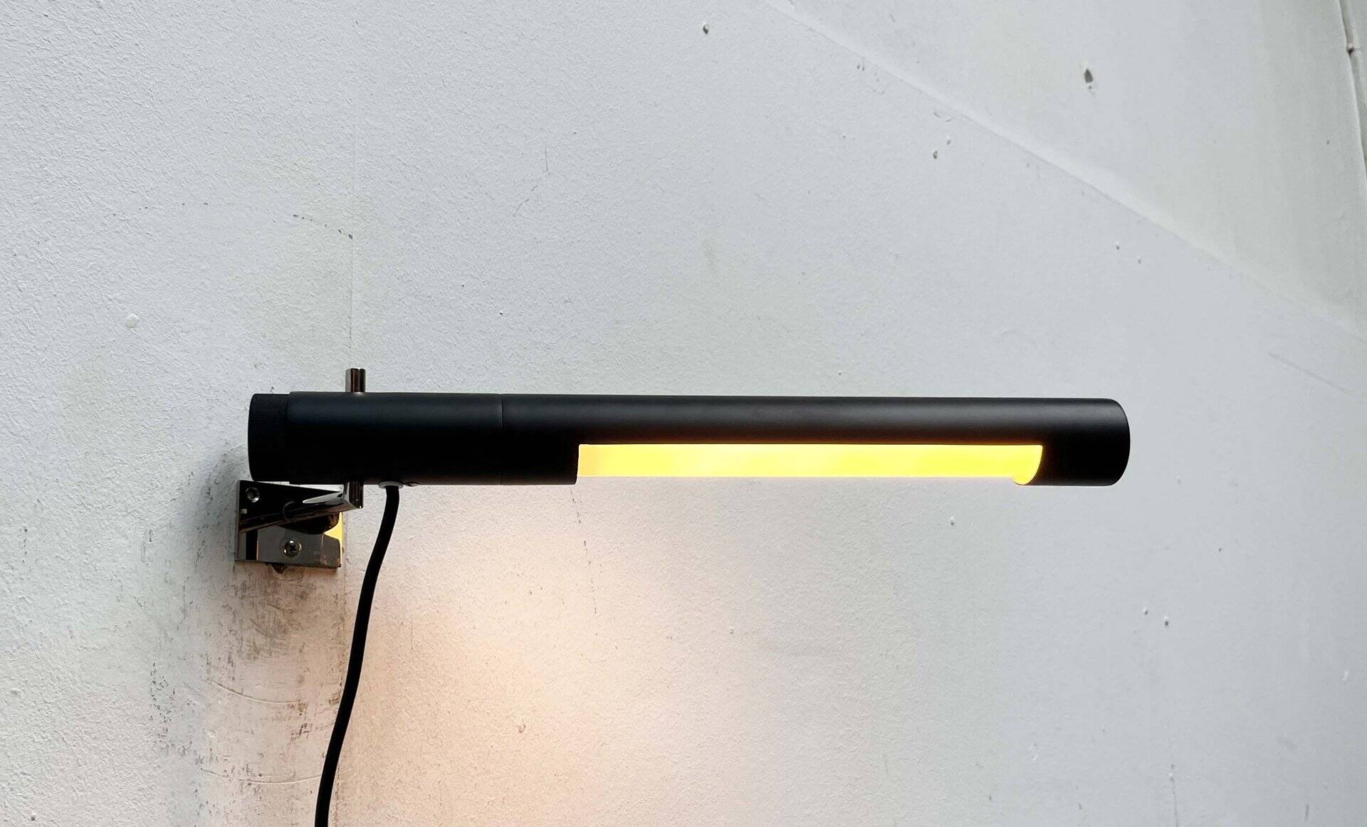 Mid-century minimalist wall lamp attributed to Egon Eiermann for Beisl, 1960s.