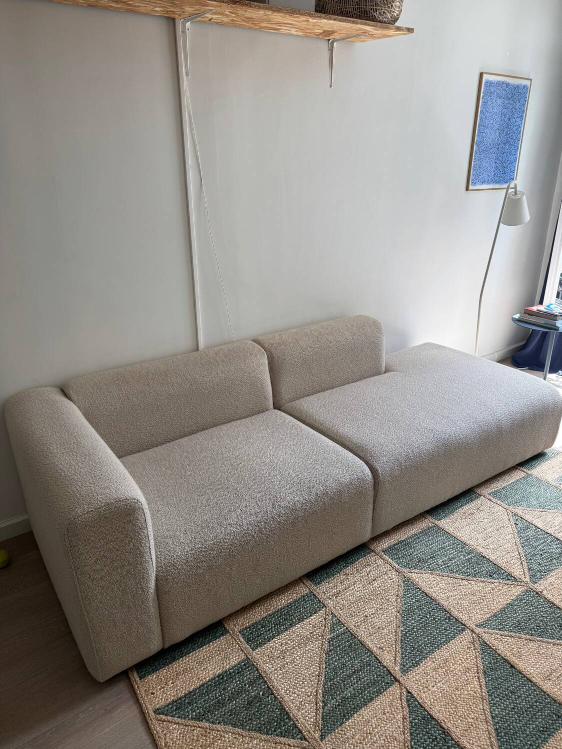 Sofa, there are magazines.