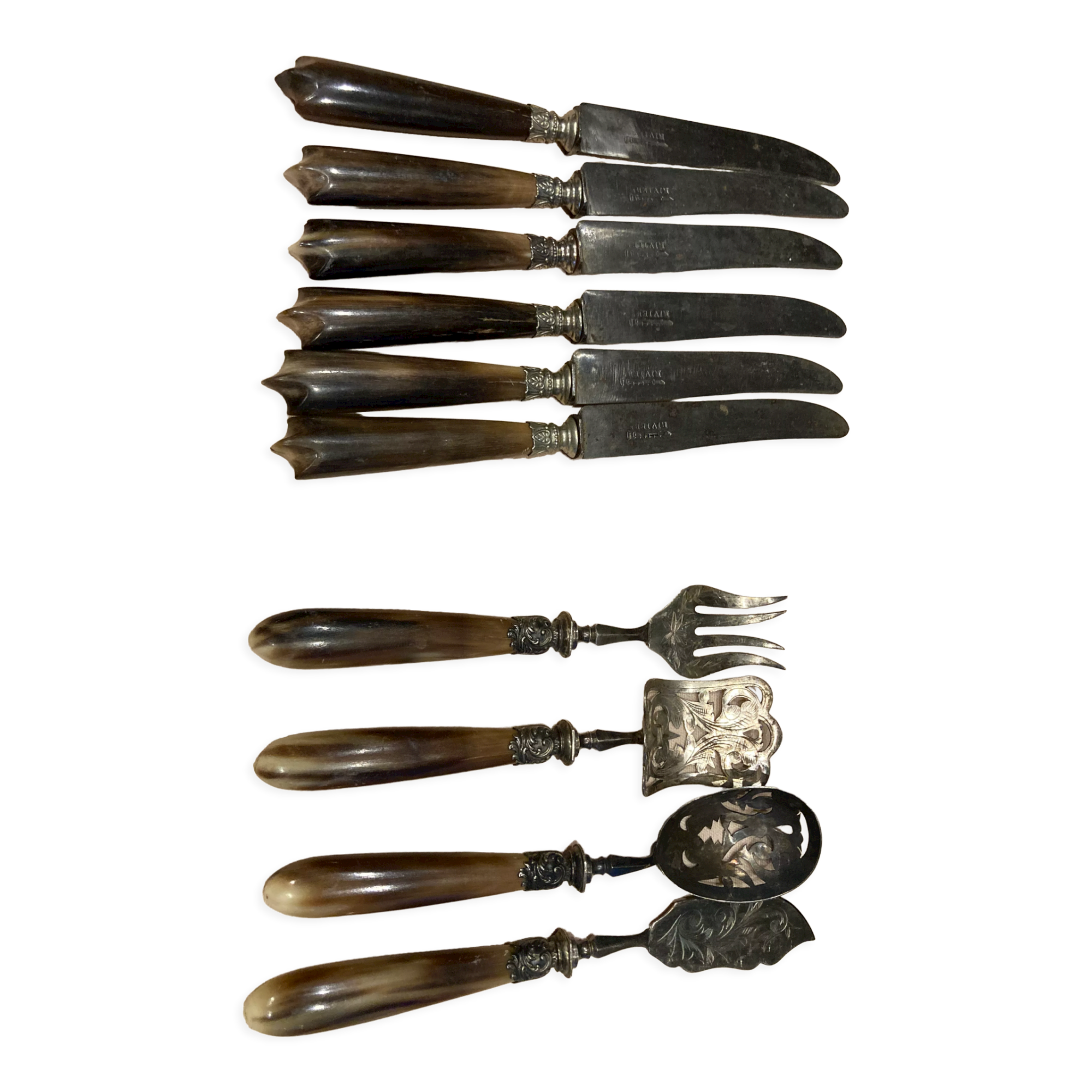 6 dessert knives + serving cutlery with horn handle