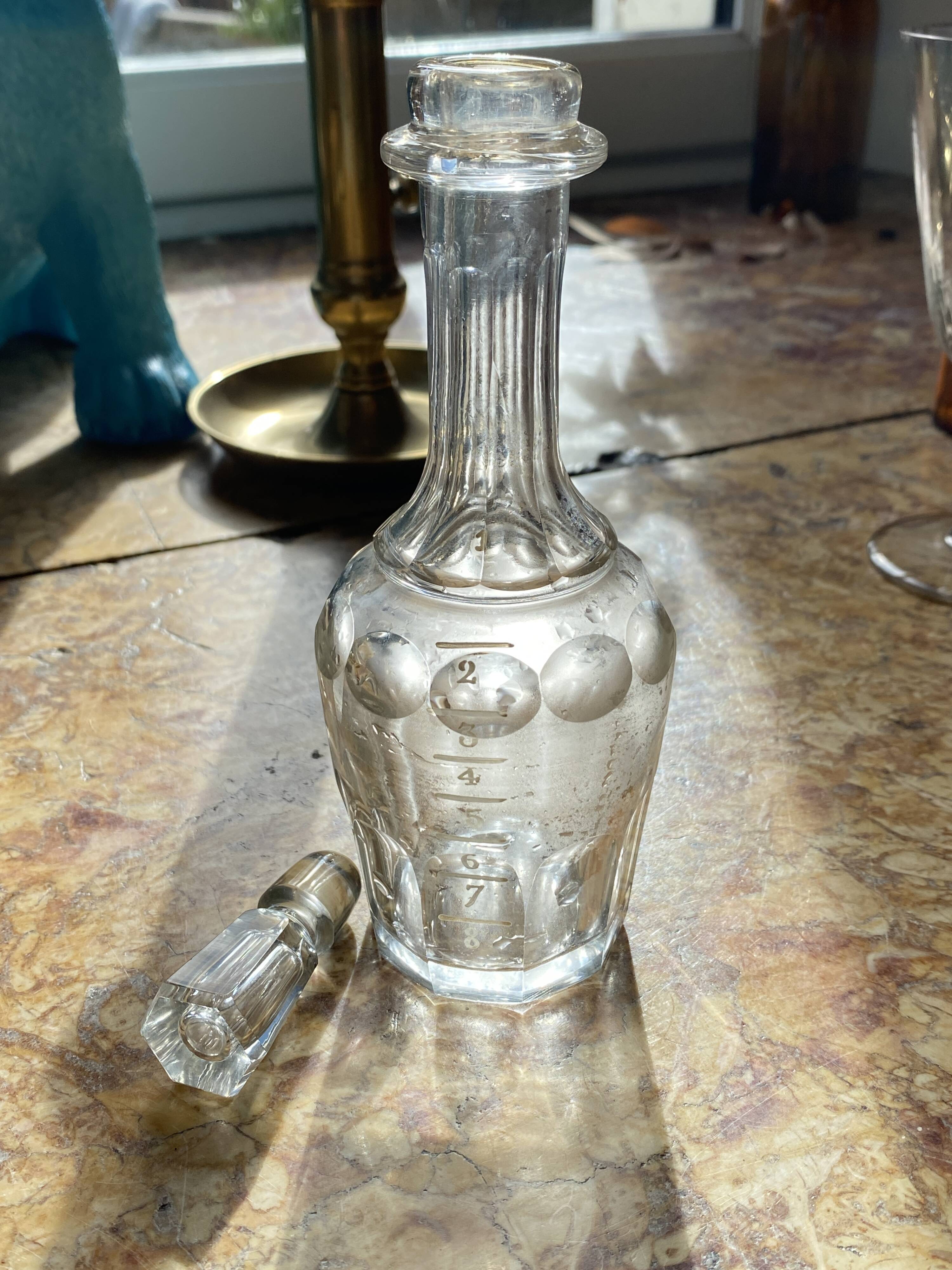 Topette with enamel graduations