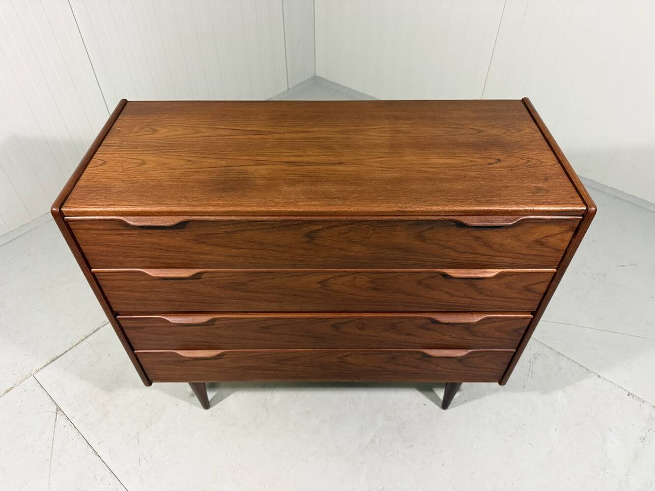 Commode en teck par Henning Jørgensen pour Fredericia Danemark