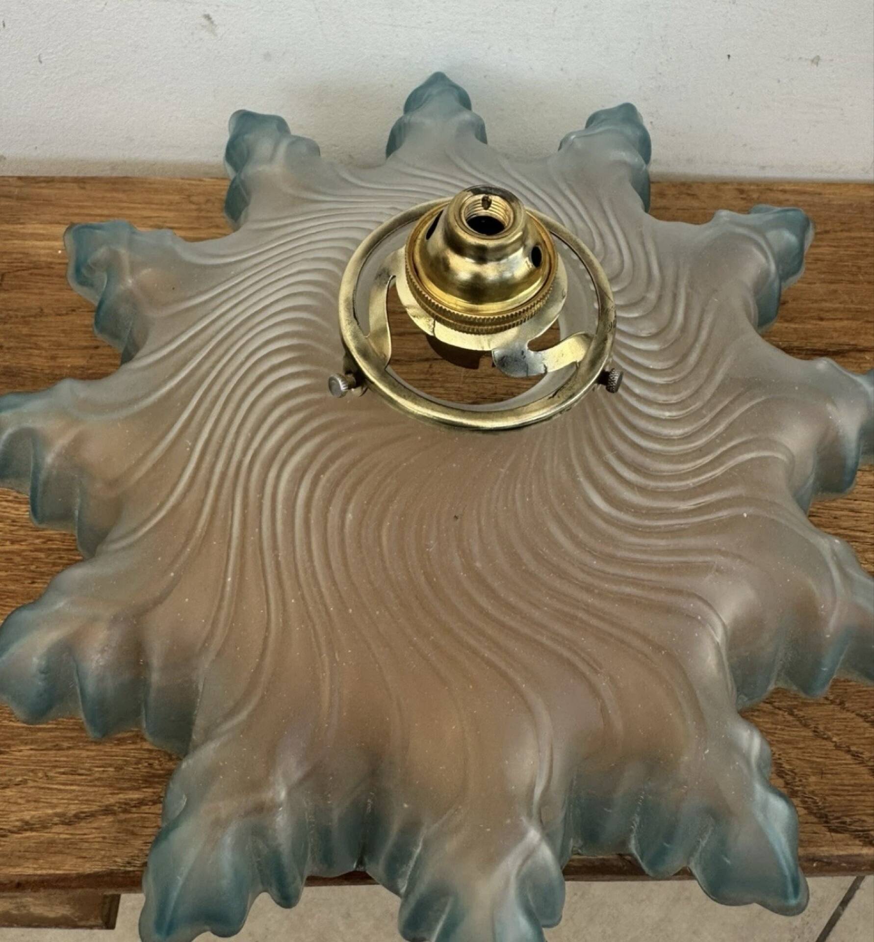 Ancienne Suspension abat jour dentelle verre plissé bleu griffe +douil