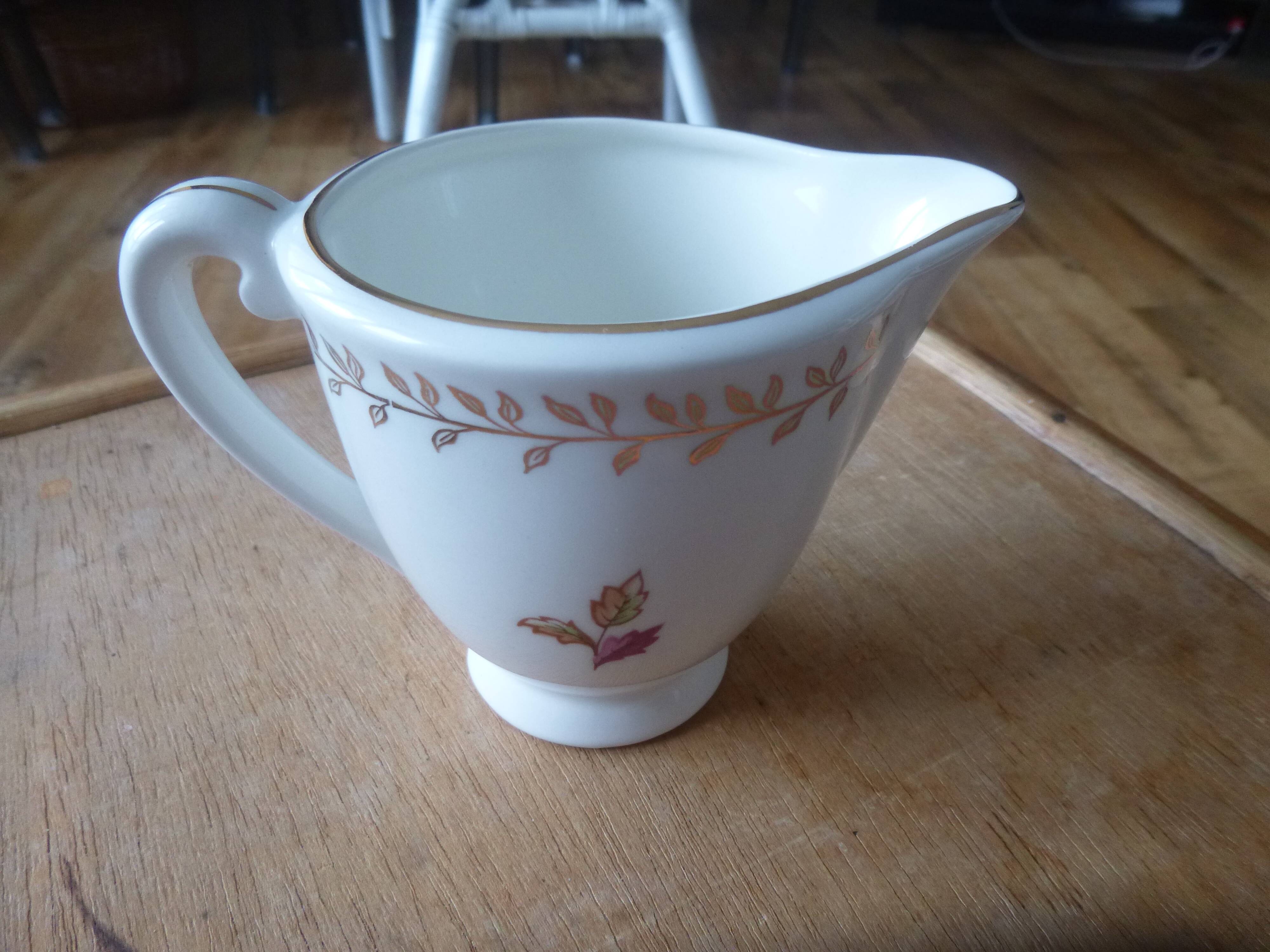 New milk jug Faience from Gien model Underwood
