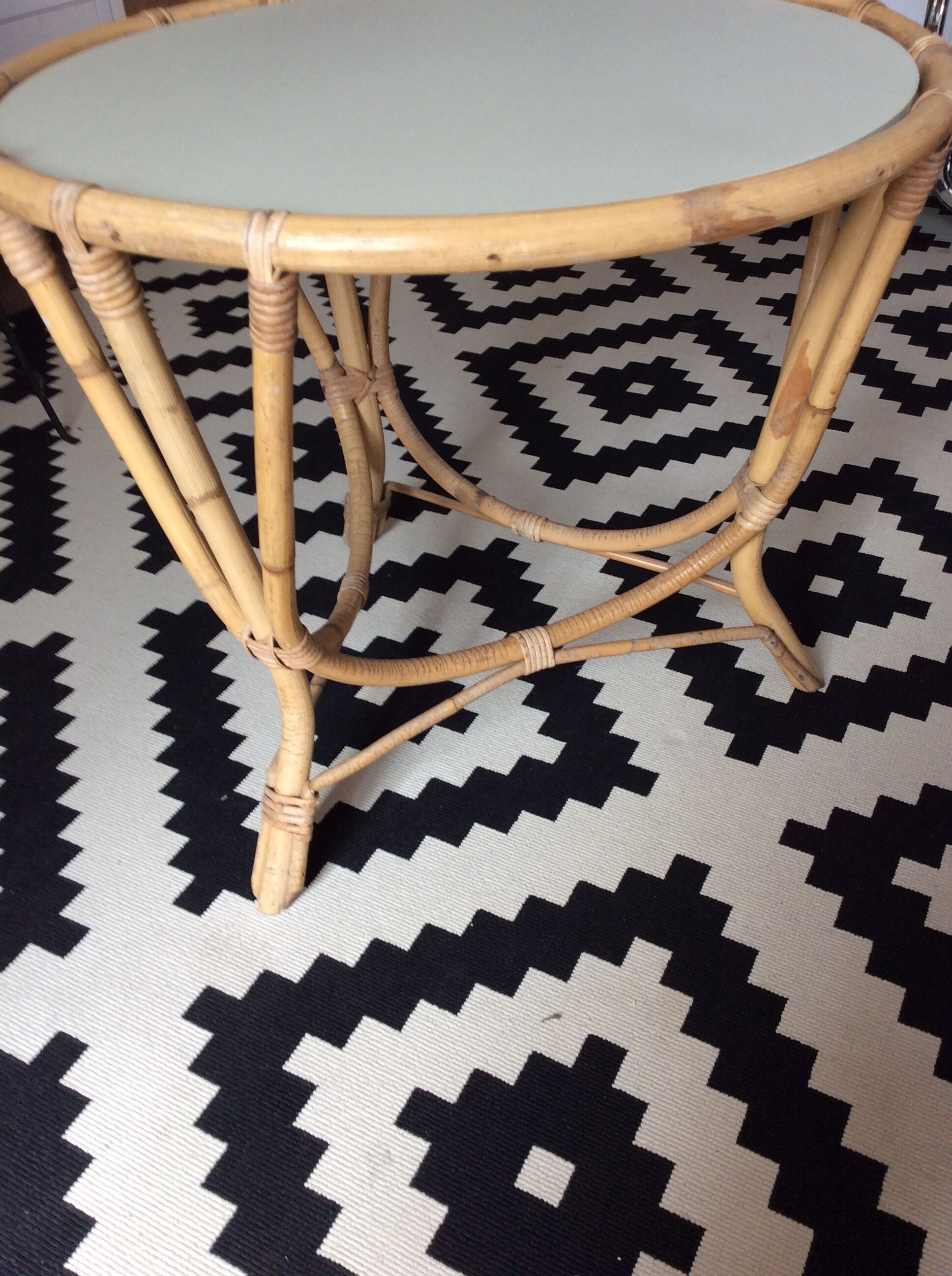 Round rattan coffee table