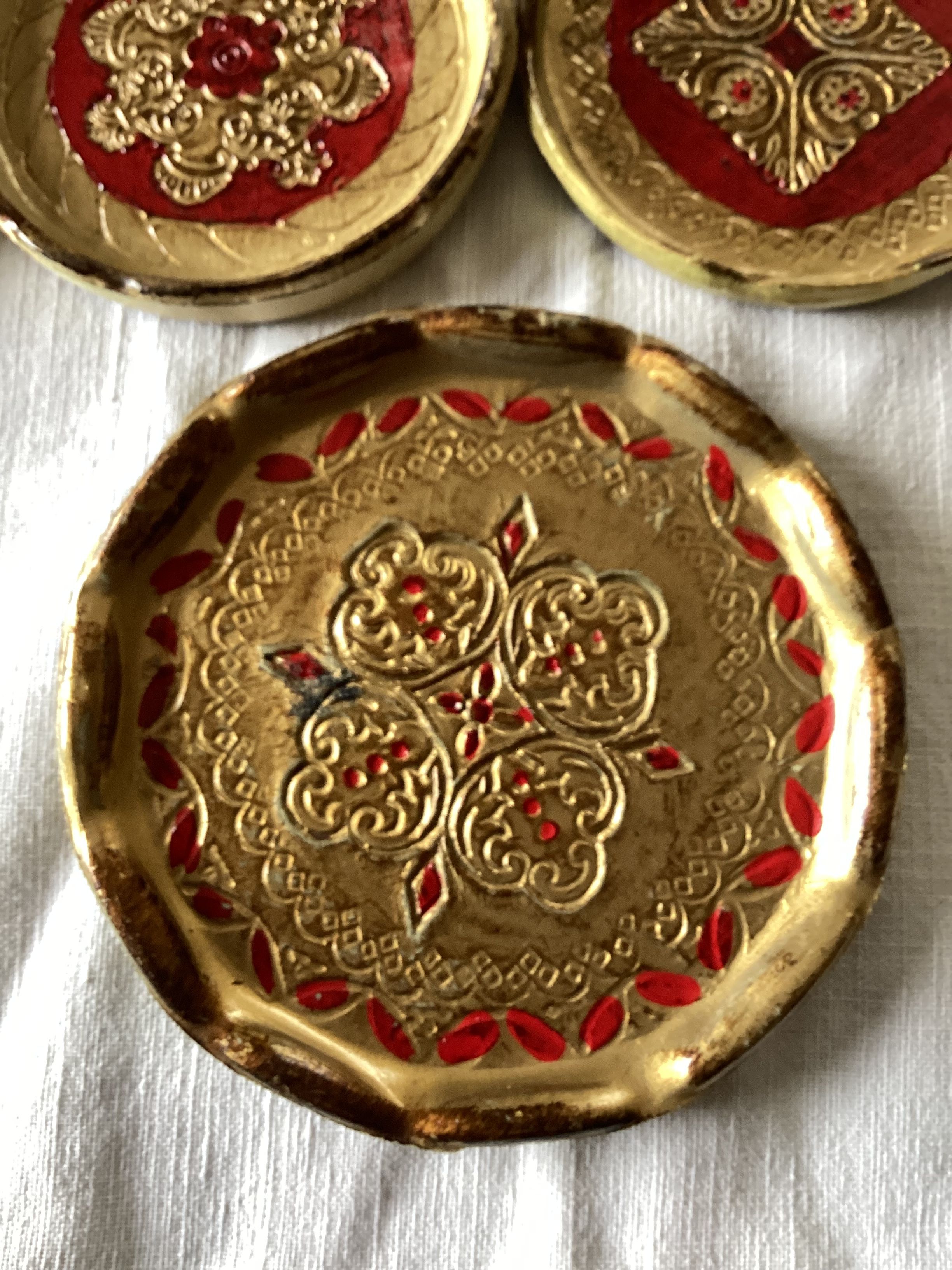 Set of six coasters with small plate