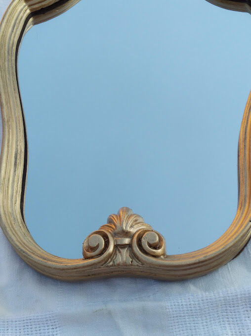 Golden lyre-shaped mirror, 30x45cm