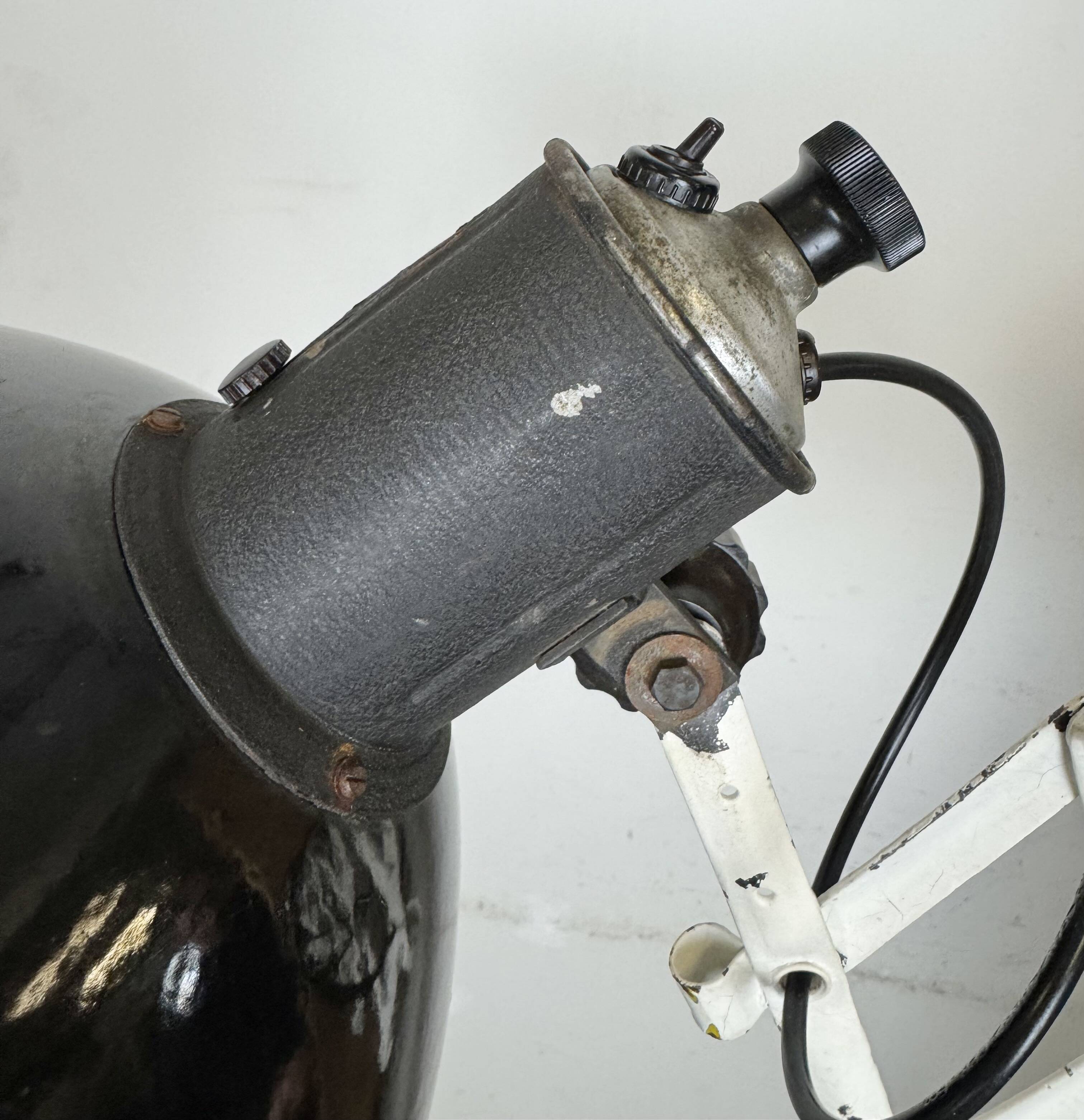 Lampe murale à ciseaux en émail noir industriel, années 1950