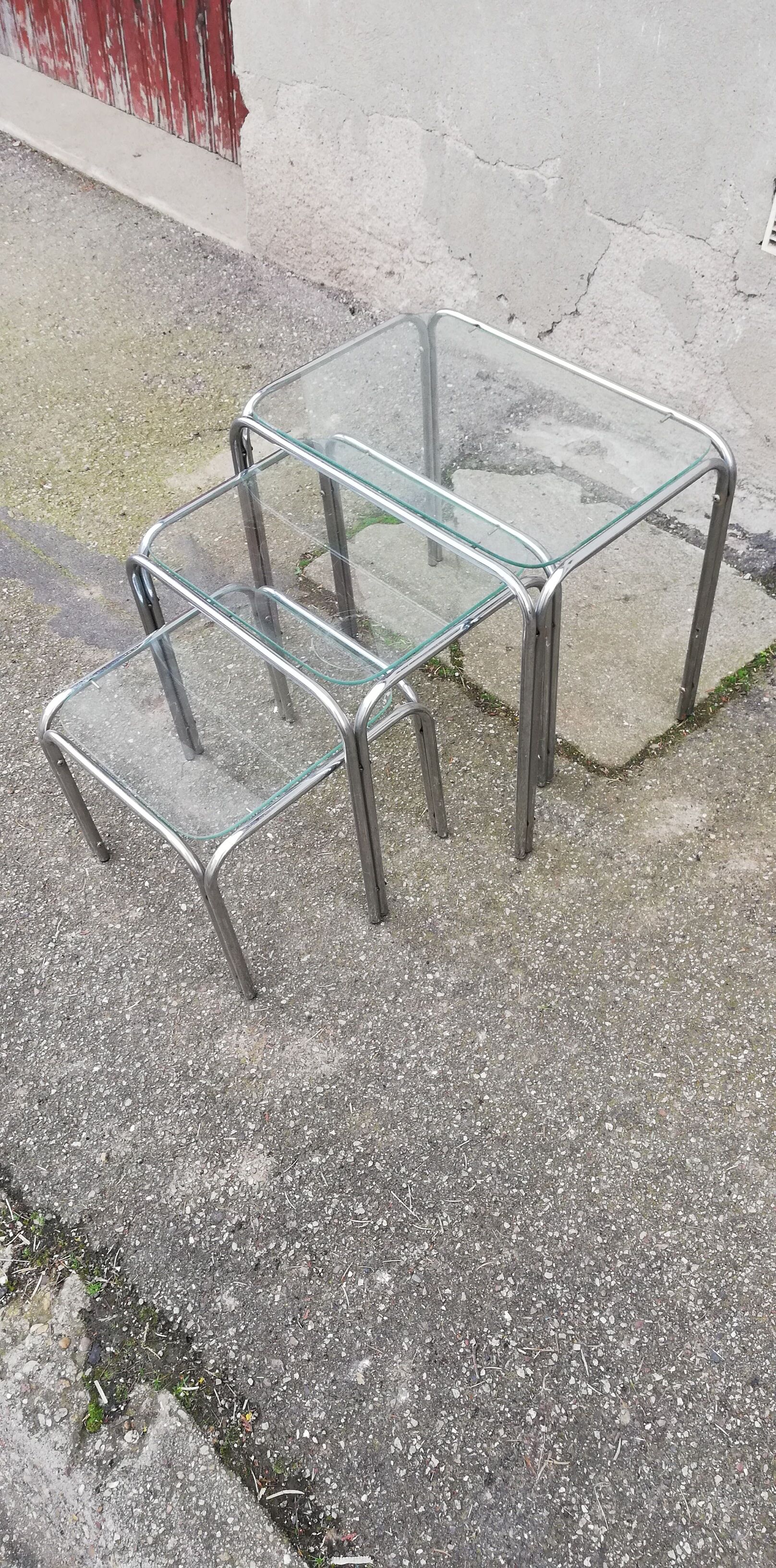 Vintage pull-out coffee tables