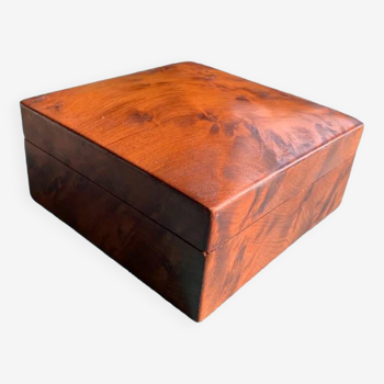 Vintage square box in Moroccan thuja