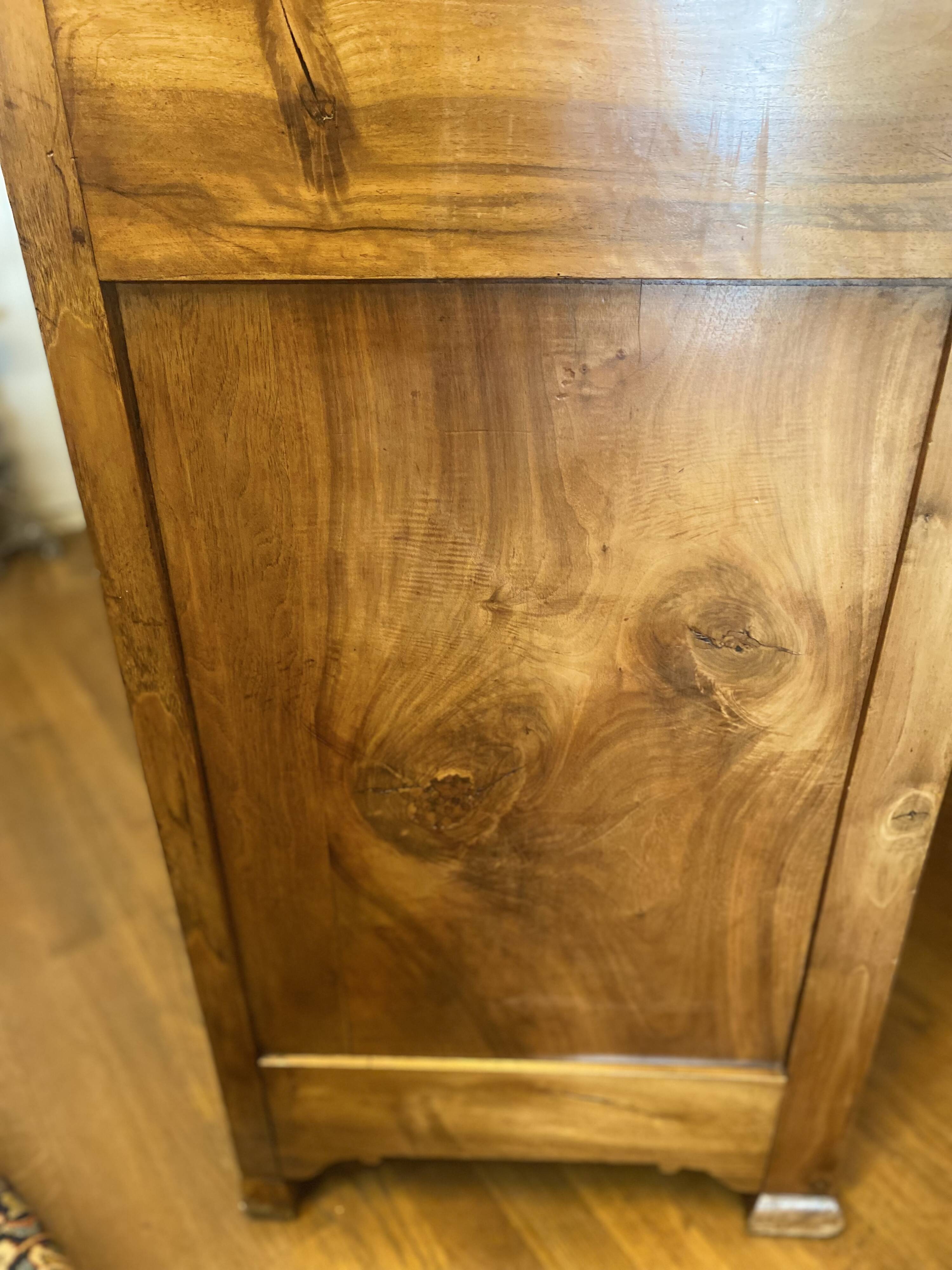 Bonnetière en noyer