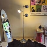 Eyeball floor lamp with tulip base
