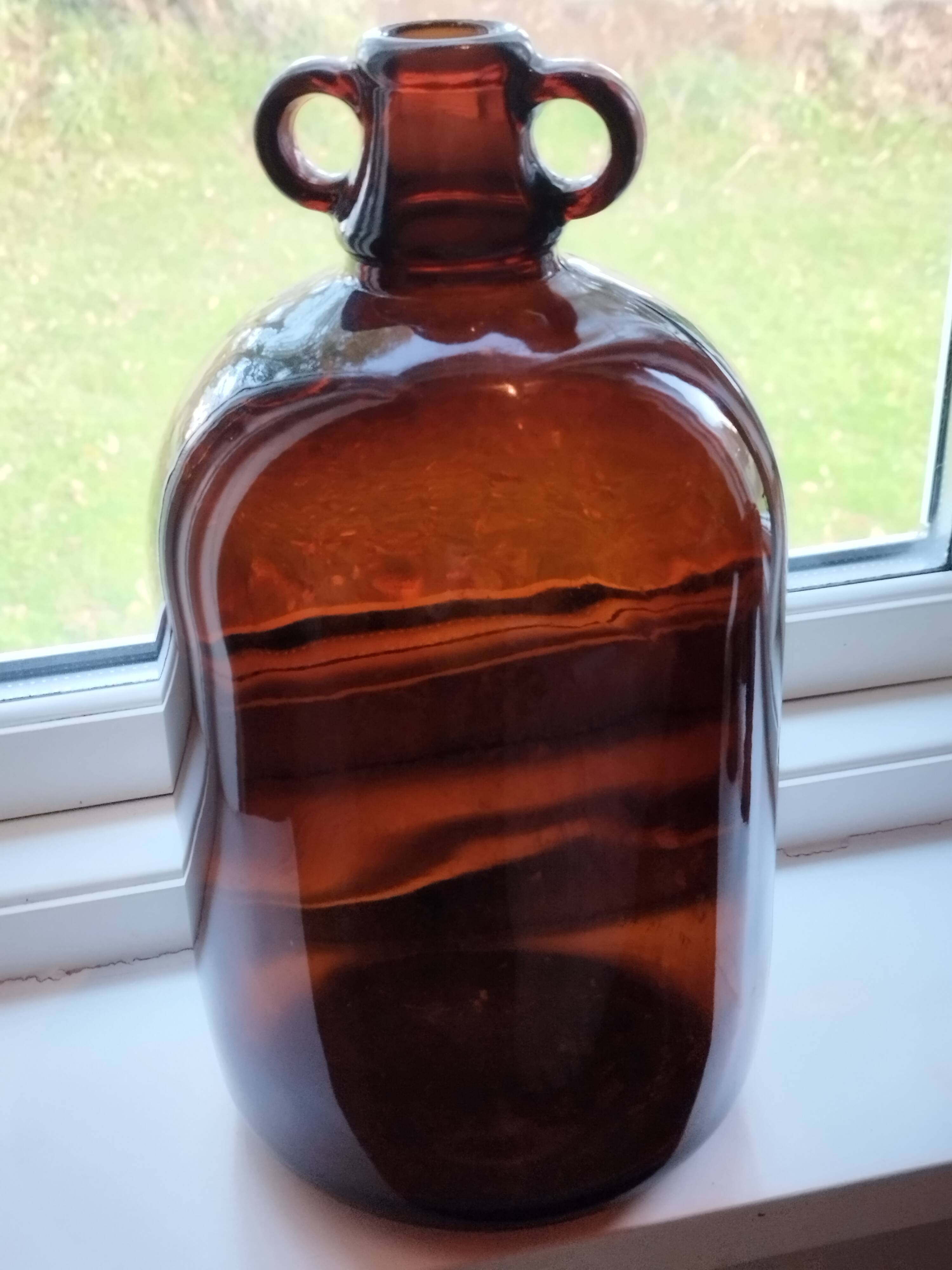 Amber glass cylinder with 2 handles