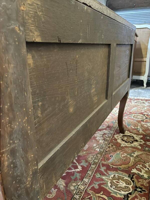 Louis XV style marquetry chest of drawers