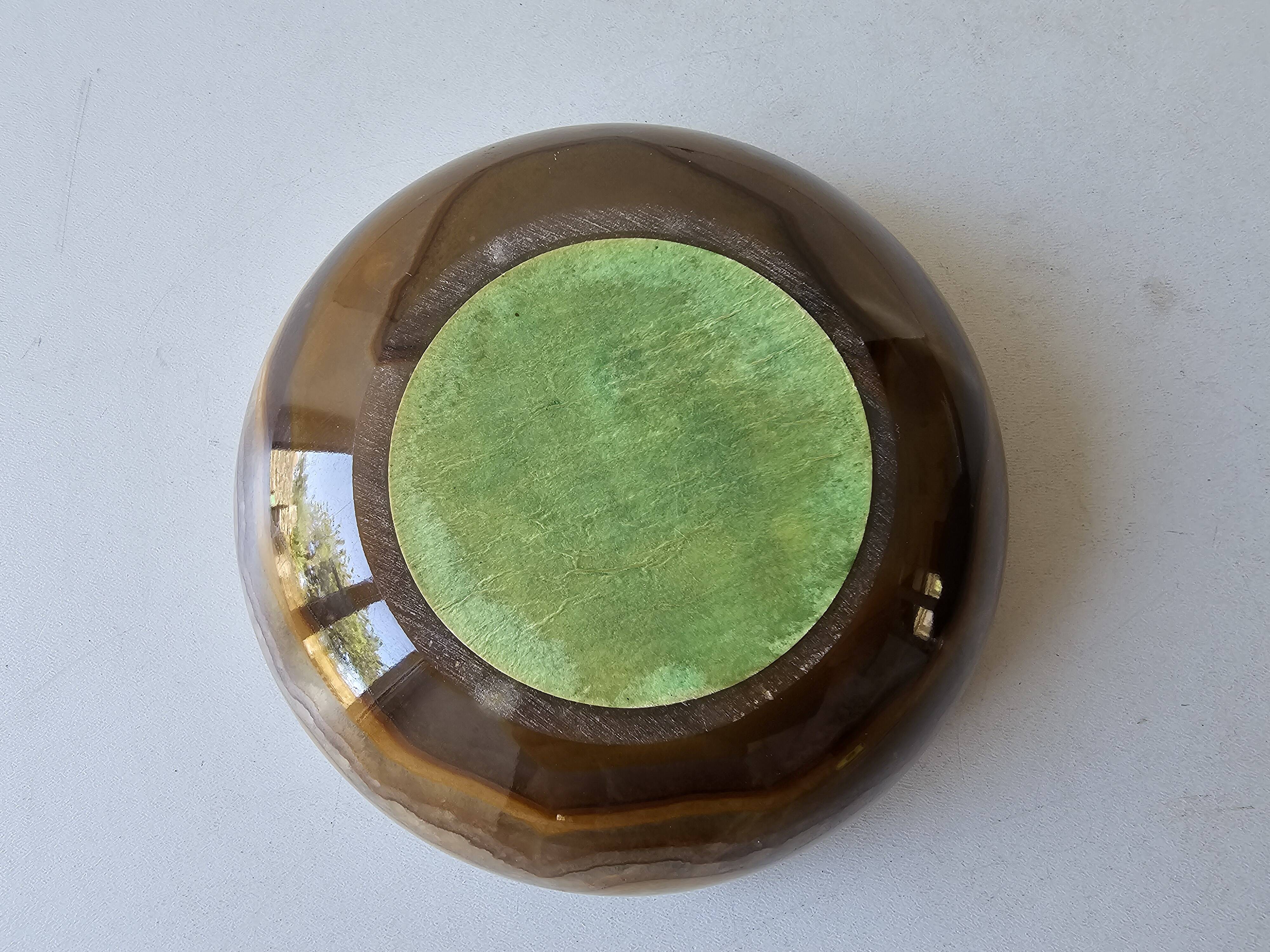 Onyx catchall with a diameter of 12cm.